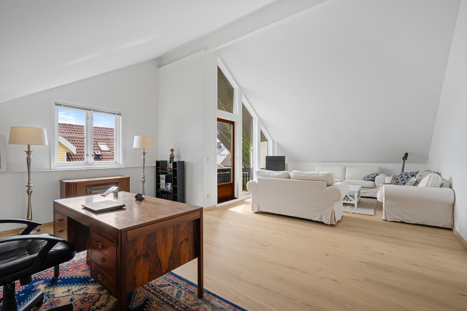 Det er også en stor stue i 2. etasje. Galleribilde
