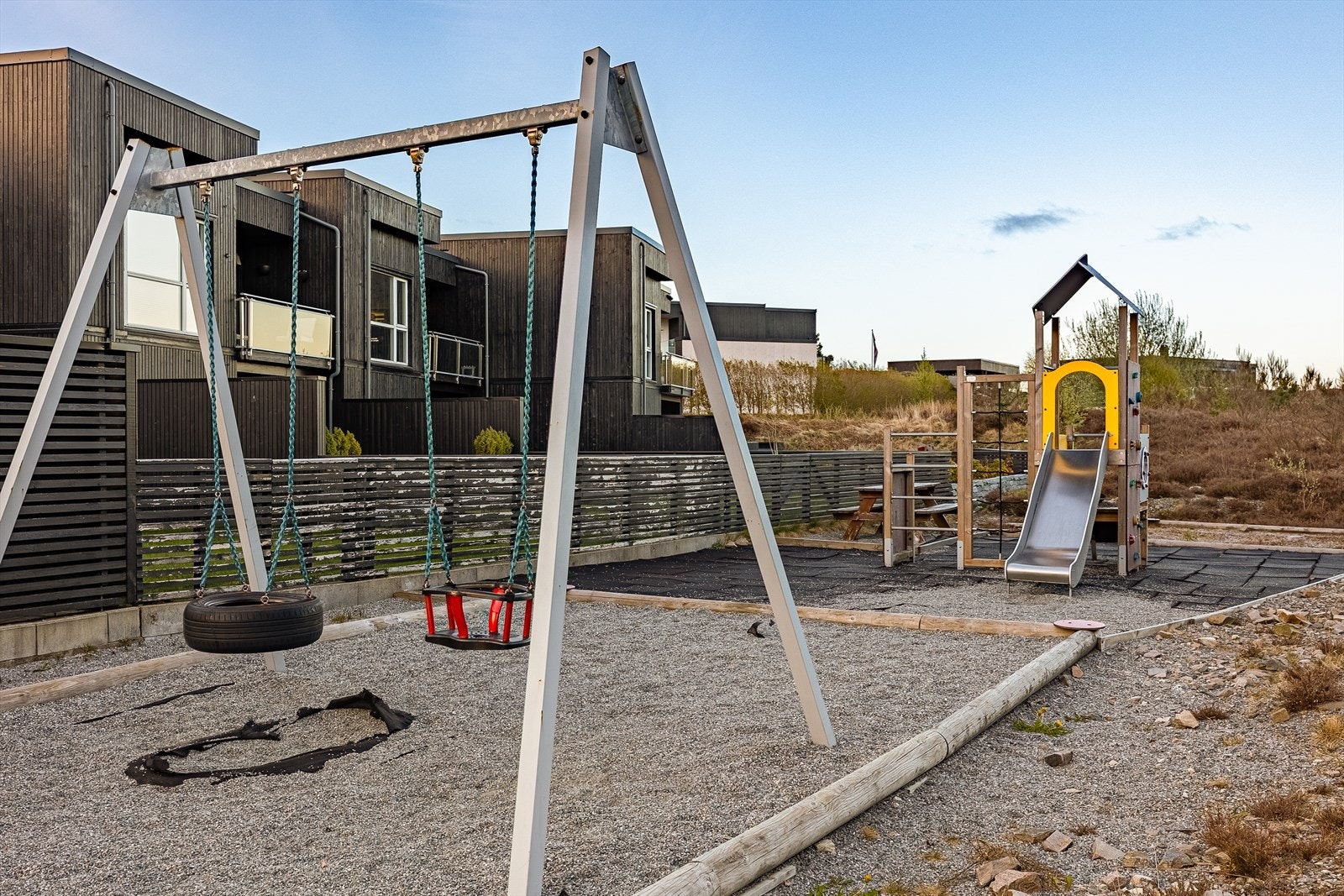 Like ved boligen finner man en egen lekeplass - perfekt for barnefamilien. Galleribilde