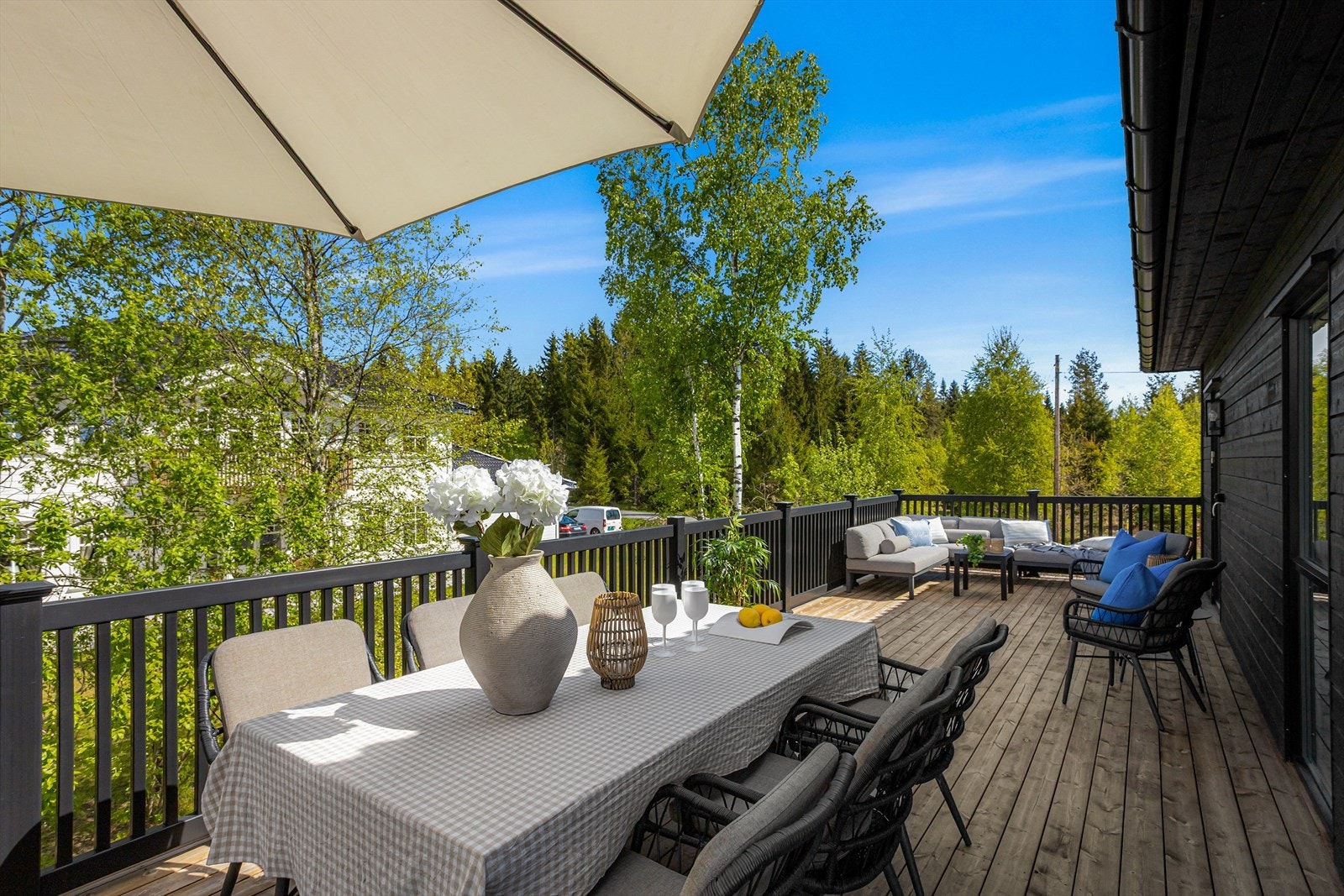Her er det god plass til å samle venner og familie for hyggelige lag. Galleribilde