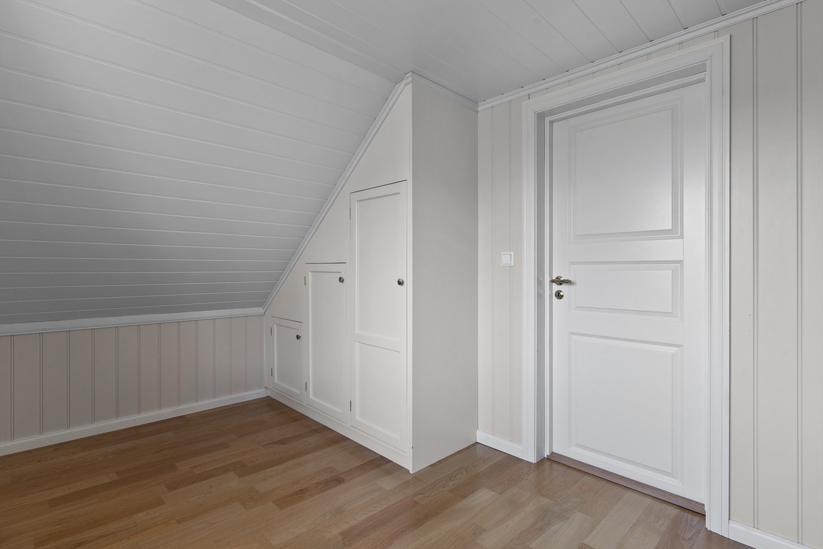 Et lyst soverom med behagelig romføelelse. Galleribilde