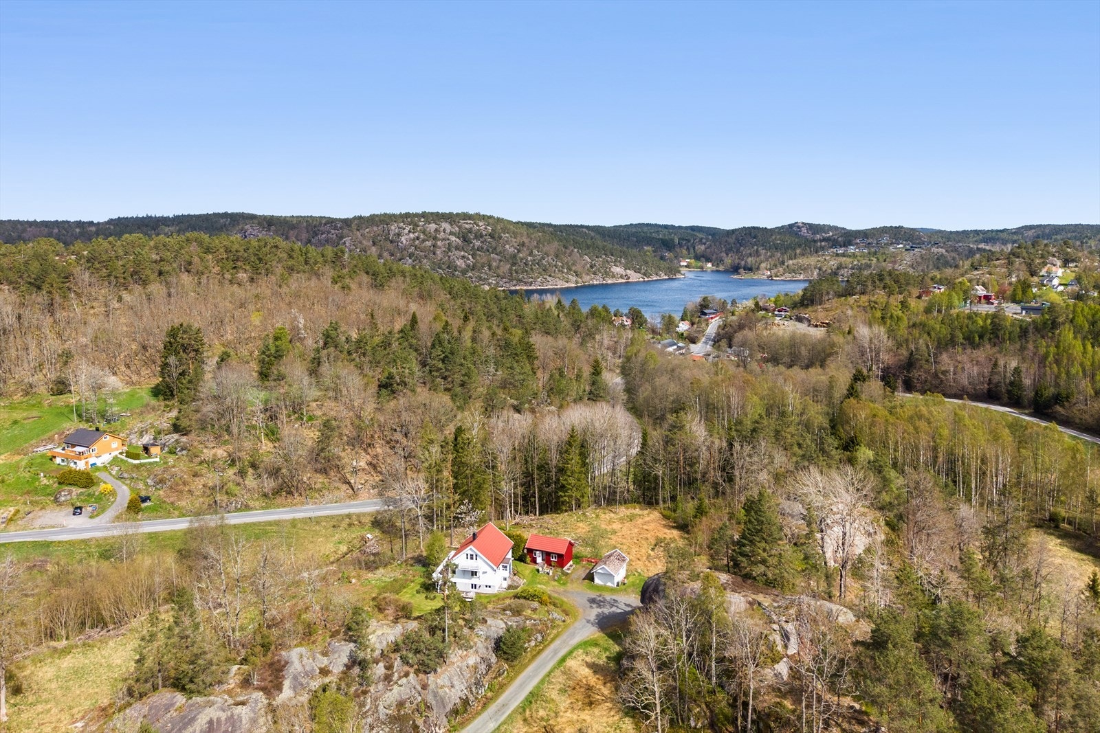 Hopestrand ligger like i nærheten med gode muligheter for bading, båtliv og fiske. Galleribilde