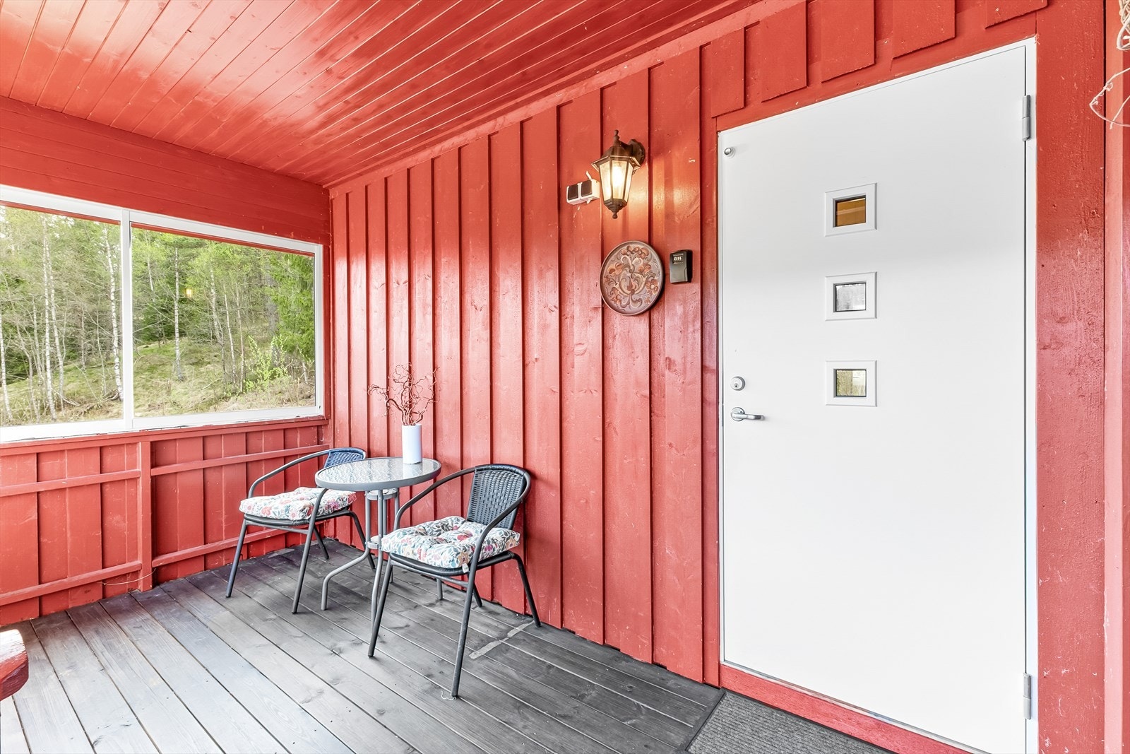 Overbygd inngangsparti. Galleribilde