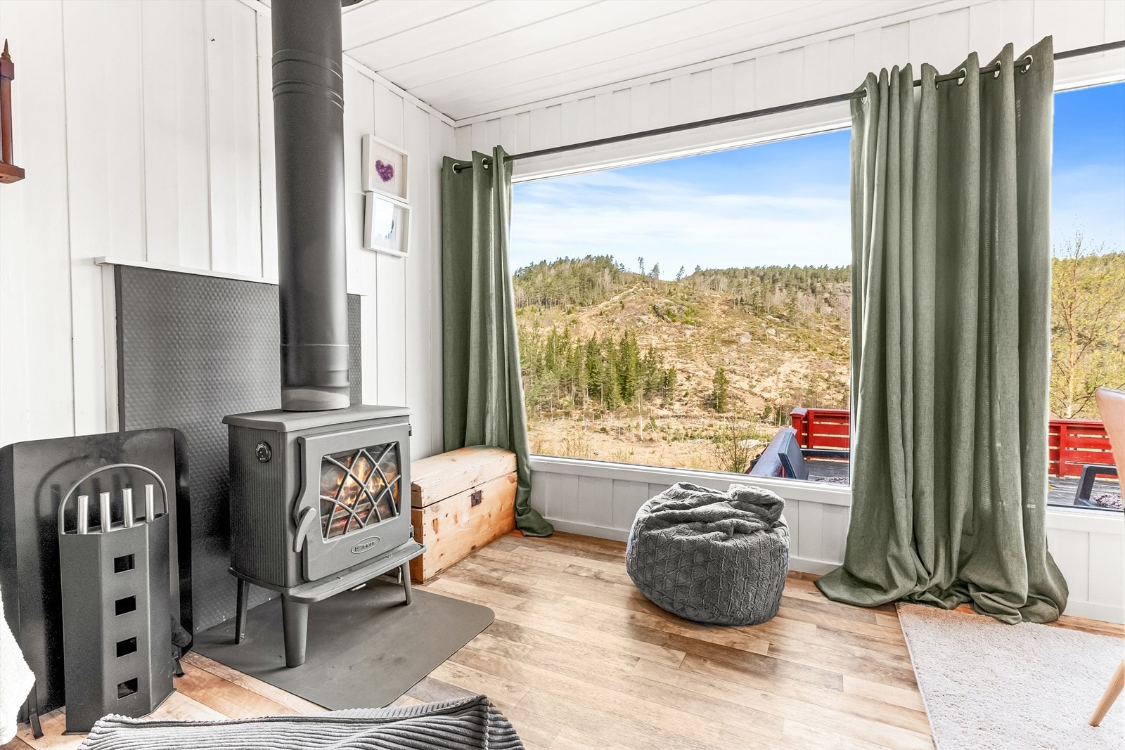 Koselig stue med utsikt. Galleribilde