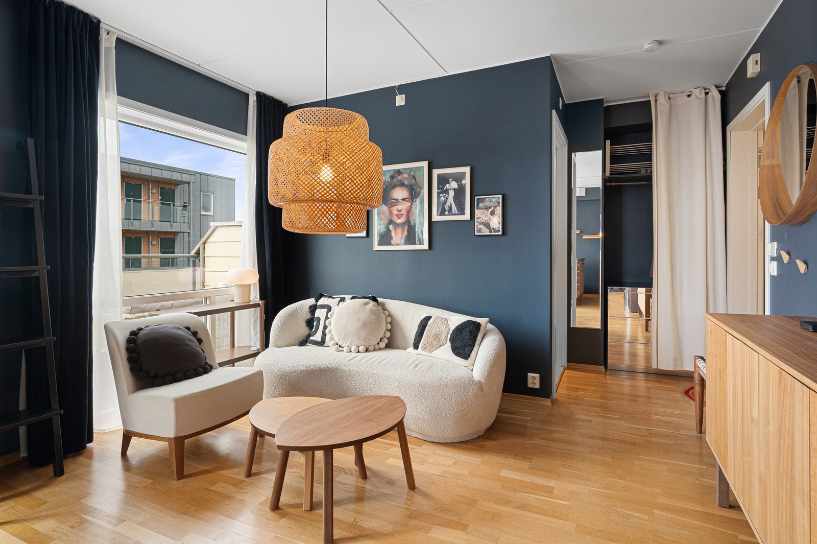 Leiligheten har fjernvarme og balansert ventilasjon. Galleribilde
