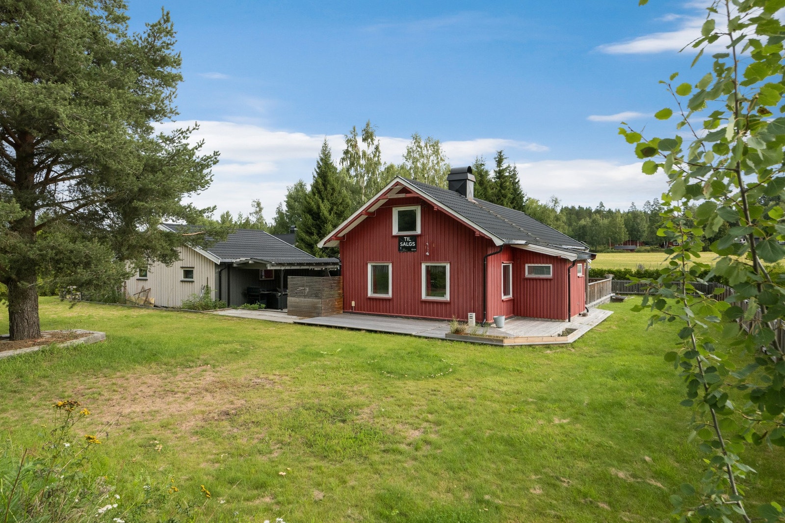 Ca. 3 km fra Elverum sentrum hvor du finner et rikt utvalg av servicetilbud & fasiliteter. Galleribilde