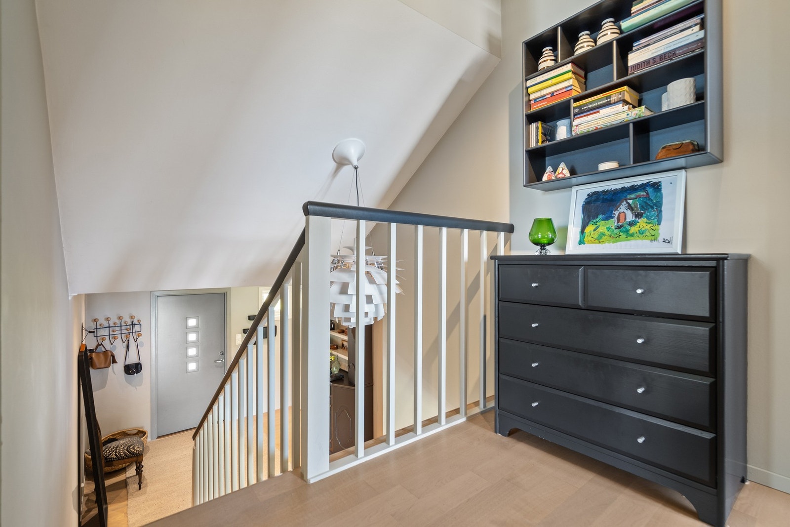 Oppgangen/gang i 2. etasje Galleribilde