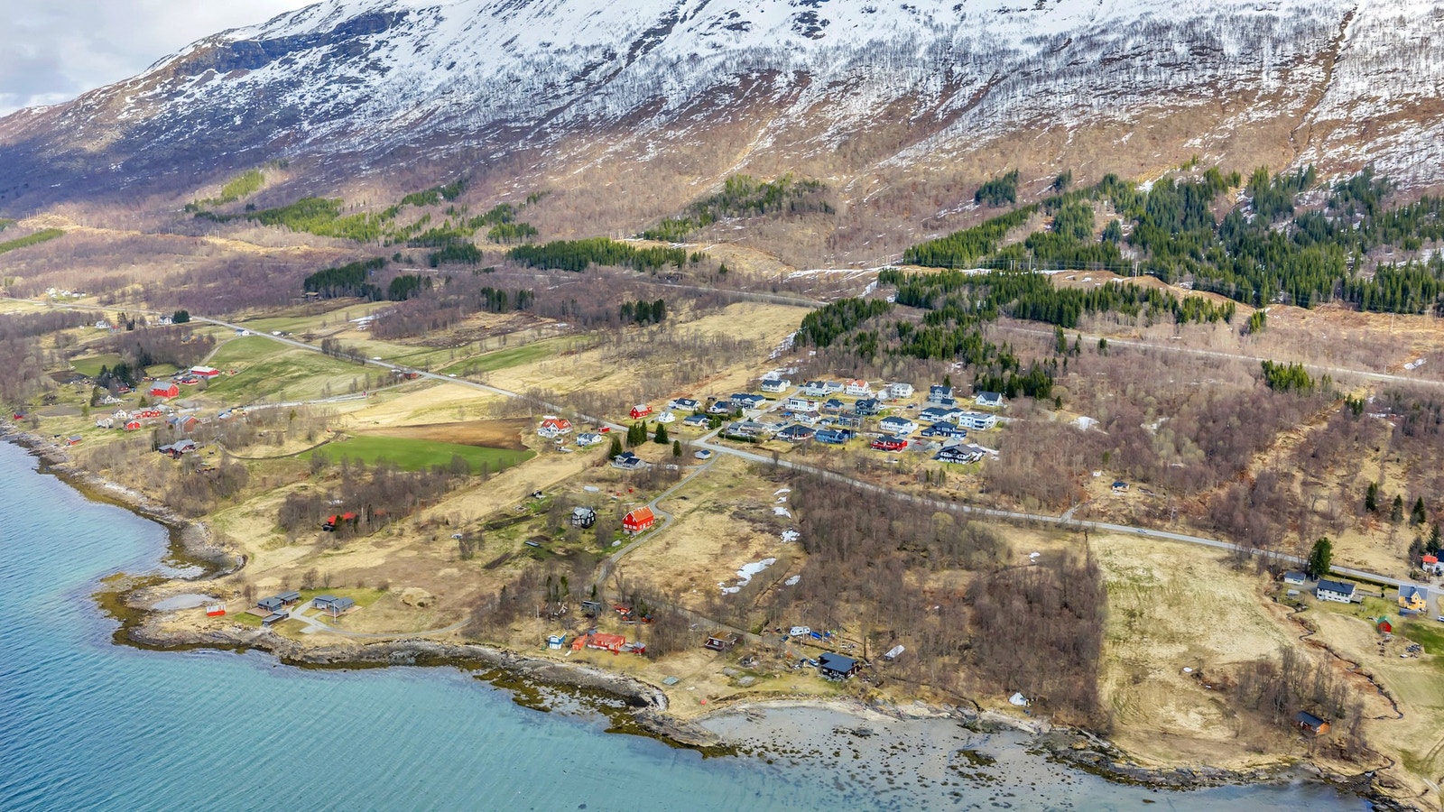 I nærområdet finnes fines skogs- og rekreasjonsområder som innbyr til både turer, ski og andre fritidsaktiviteter. Galleribilde