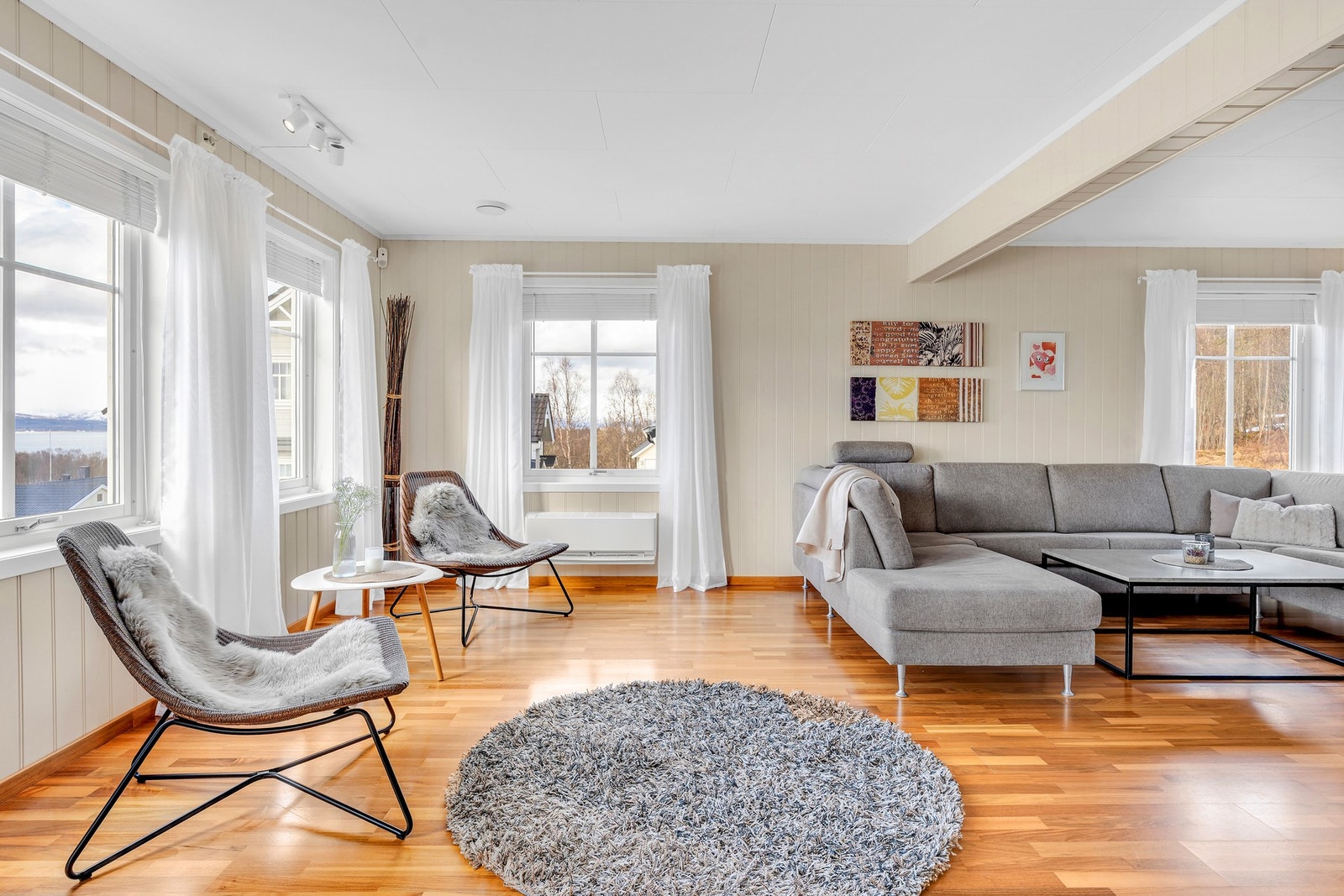Her er det plass til flere sittegrupper. Galleribilde