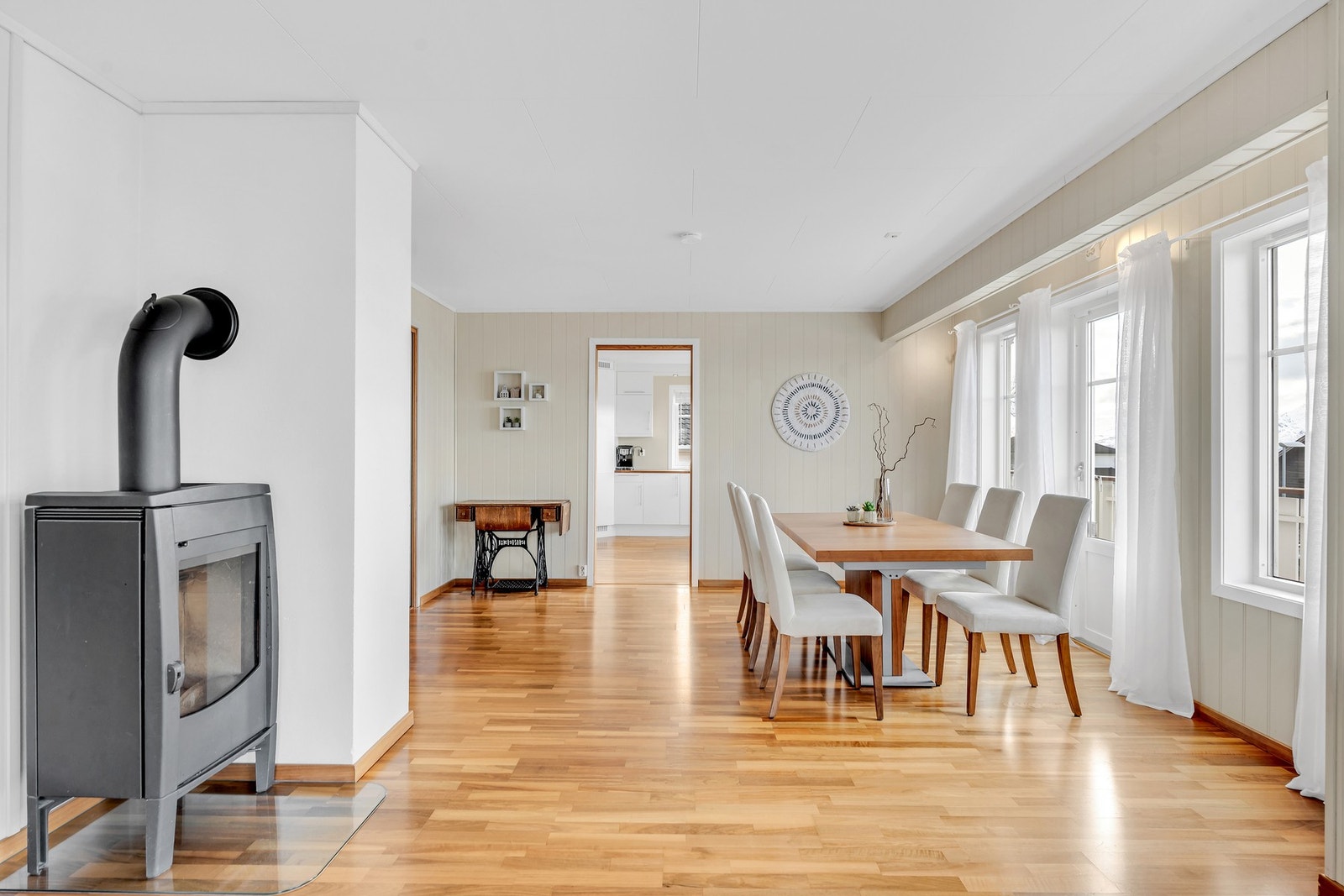 Boligen har vedfyring. Galleribilde