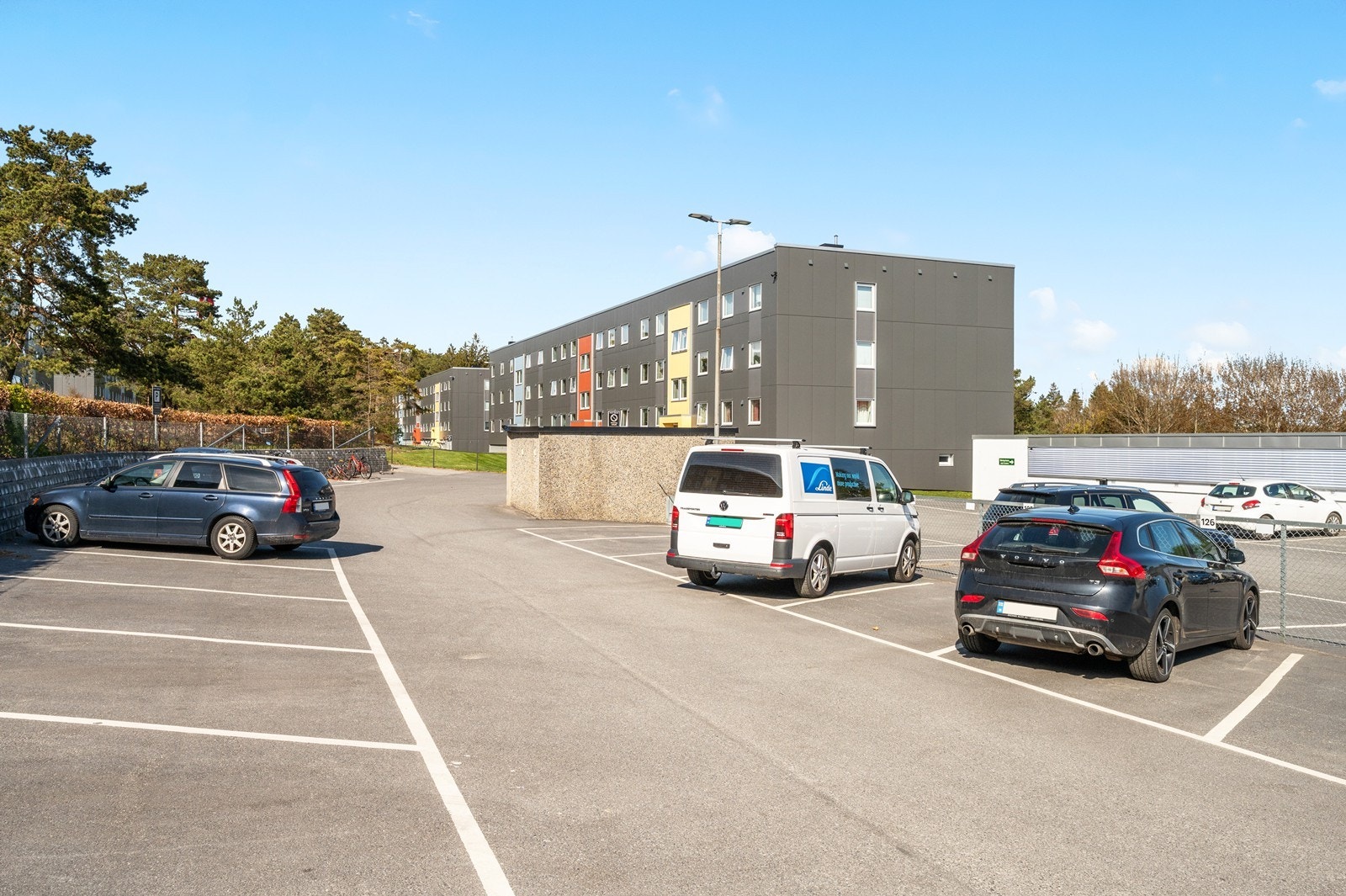 Mulighet for leie av parkeringsplass og garasjeplass Galleribilde