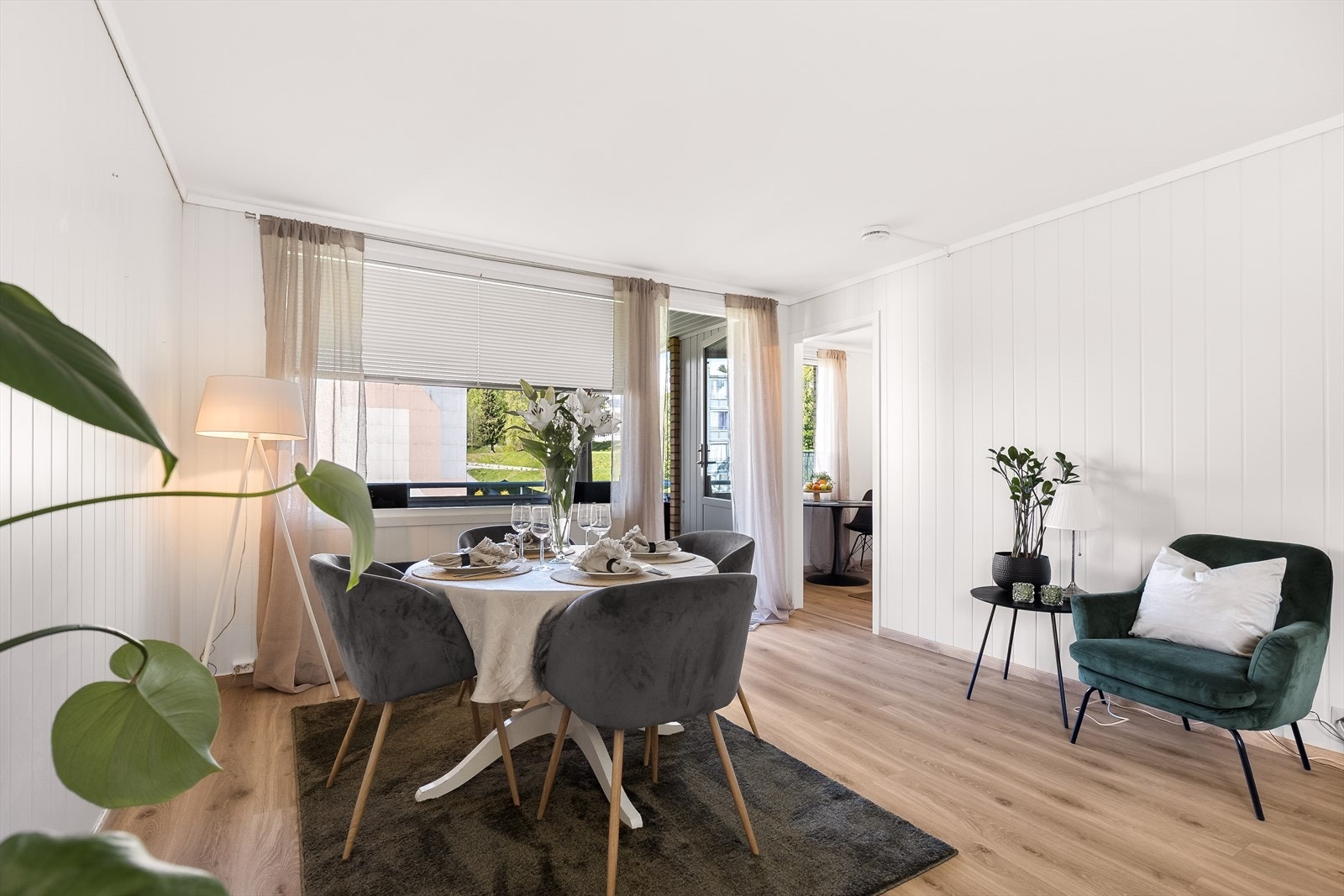 Leiligheten ligger fint til i første etasje i et trivelig borettslag på Maihaugen. Både kjøkken og bad i leiligheten ble oppgradert i 2018. Galleribilde