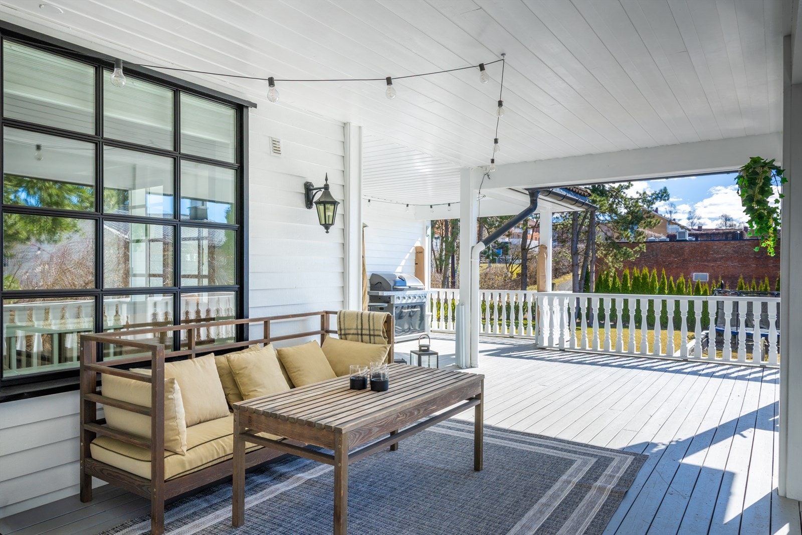 Innbydende terrasse for hyggelige uteopphold Galleribilde