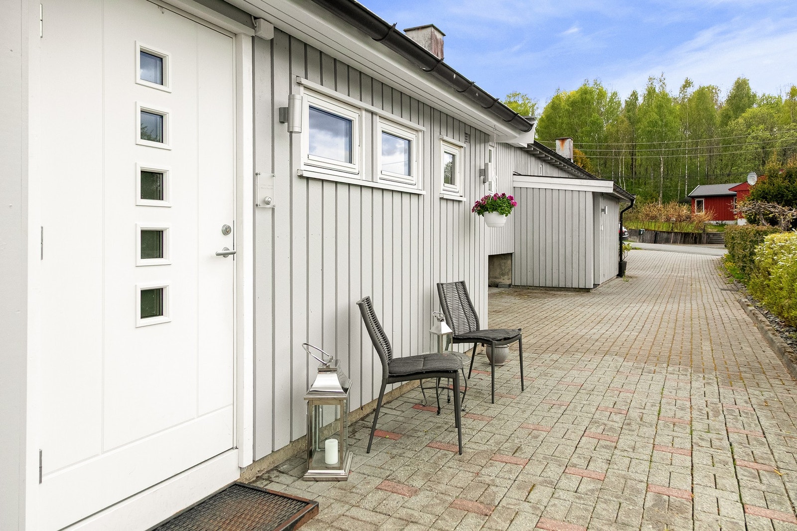 Steinsatt gårdsplass Galleribilde