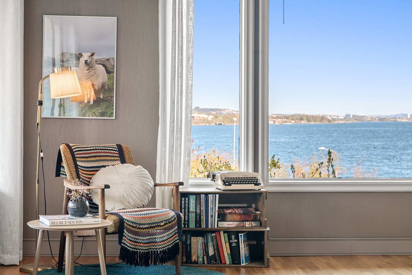Vinduene gir en flott utsikt mot Gandsfjorden Galleribilde