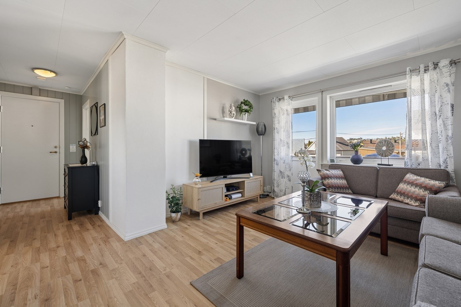 En romslig 2-roms i byggets andre etasje. Galleribilde
