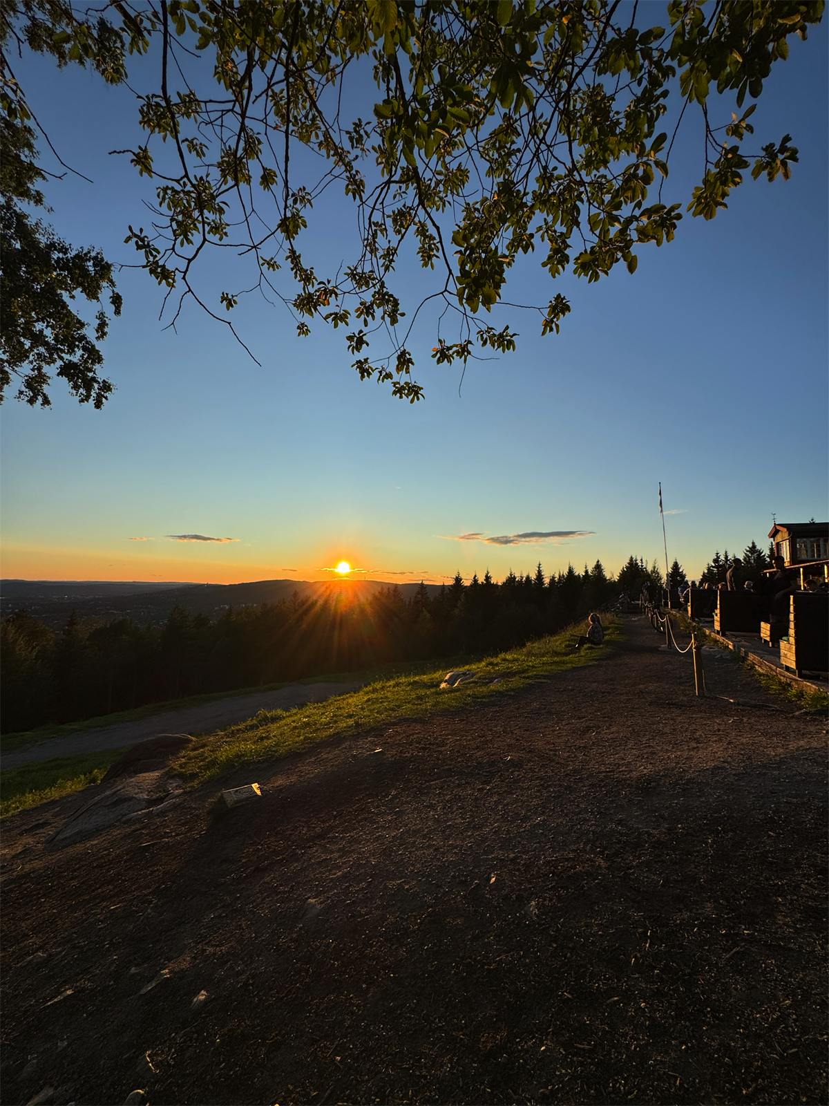 Grefsenåsen grenser mot Lillomarka med fine turveier inn mot Grefsenkollen og Trollvannsstua. Galleribilde