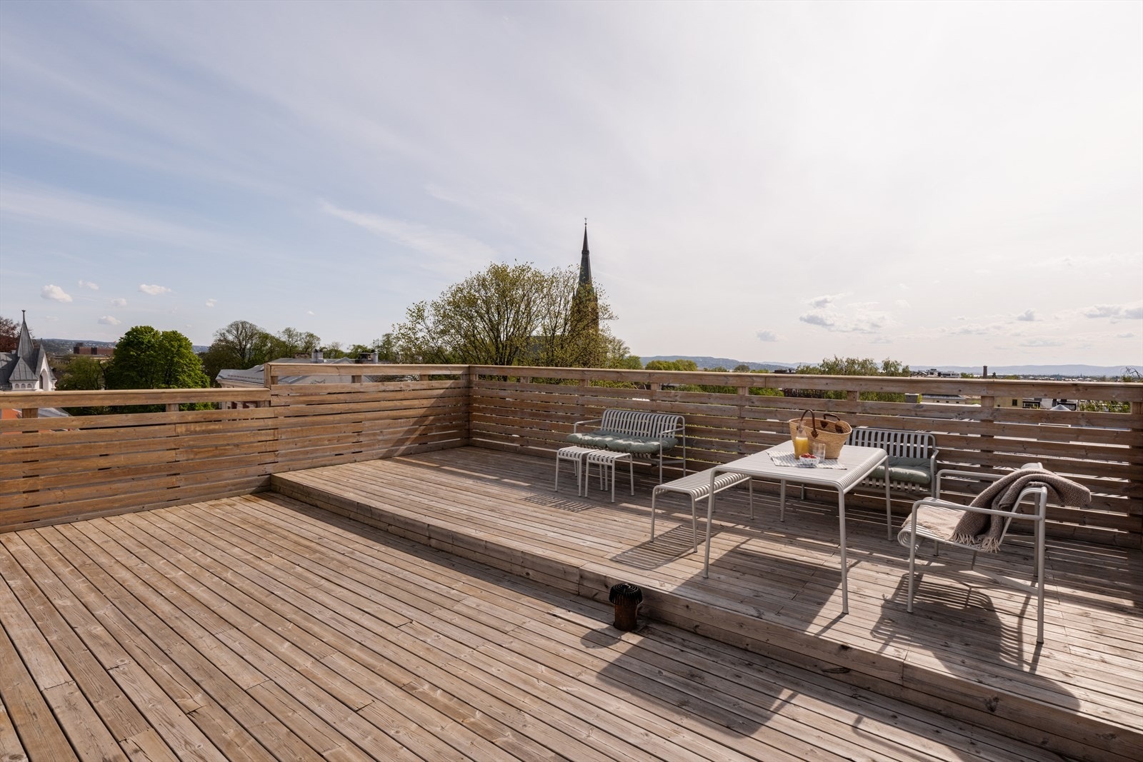 Sameiet har også en felles takterrasse med fantastiske solforhold og spektakulær utsikt. Galleribilde