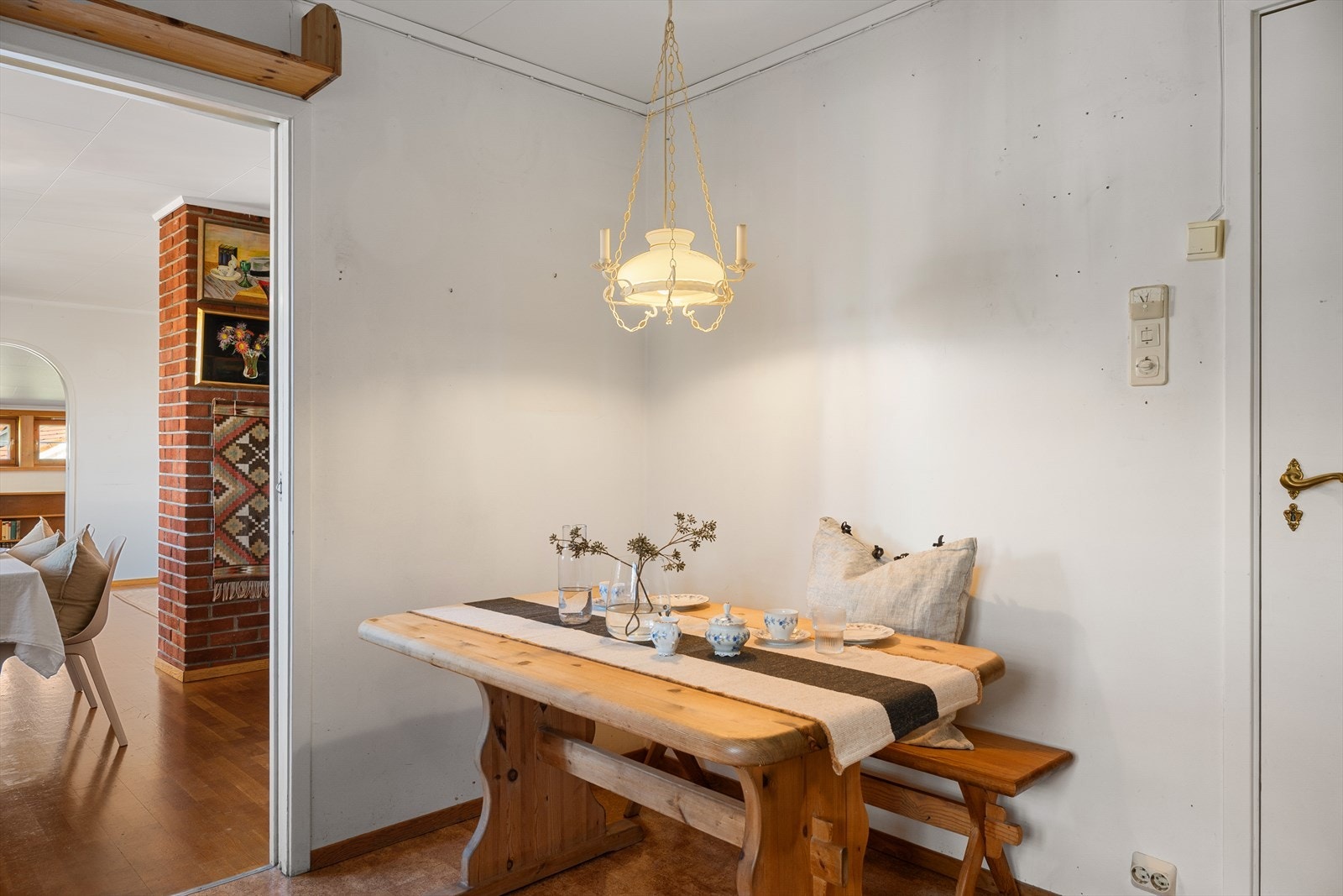 Her er det også plass til spisebord for enkle hverdagsmåltider Galleribilde