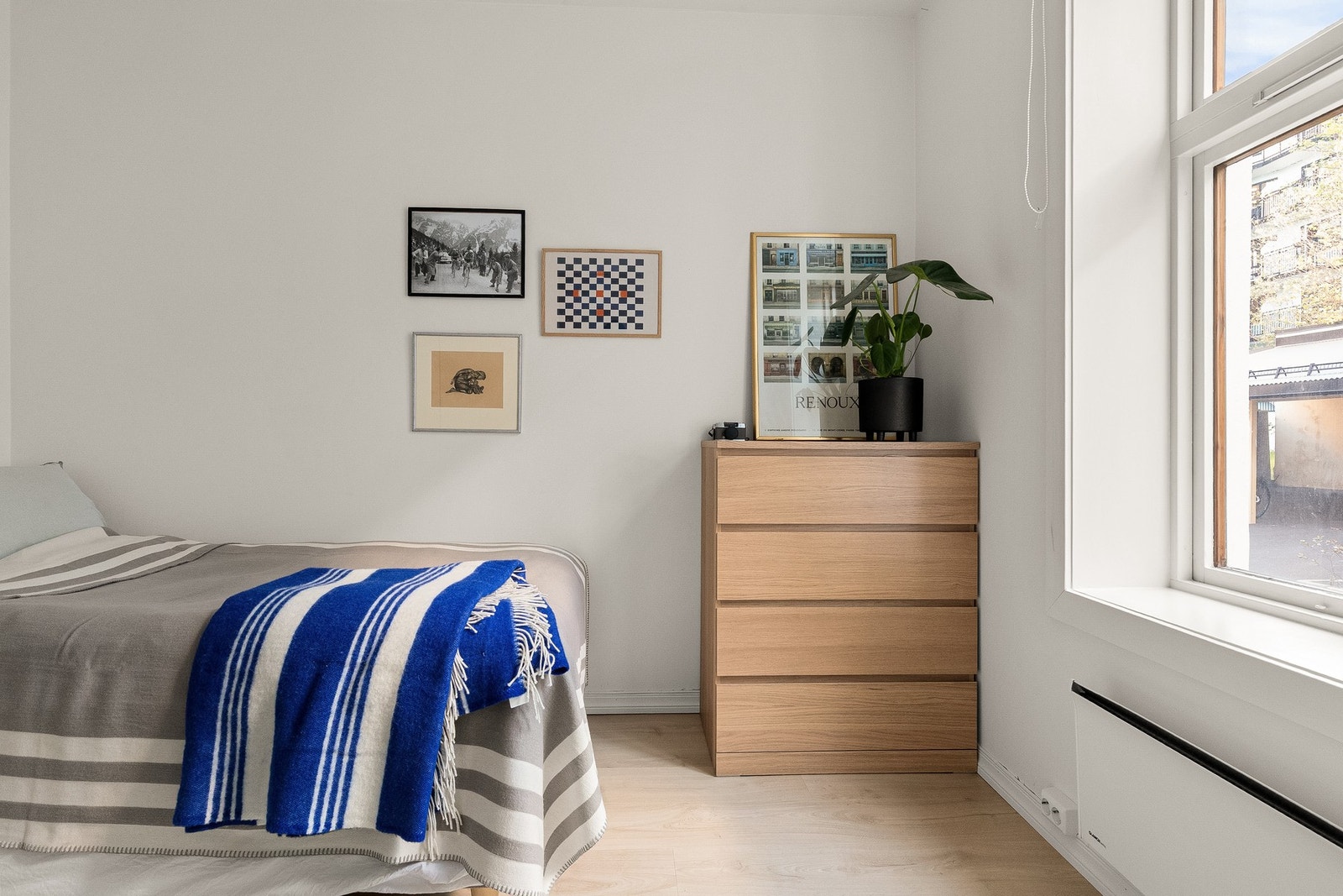 Soverommet vender inn mot bakgården. Galleribilde