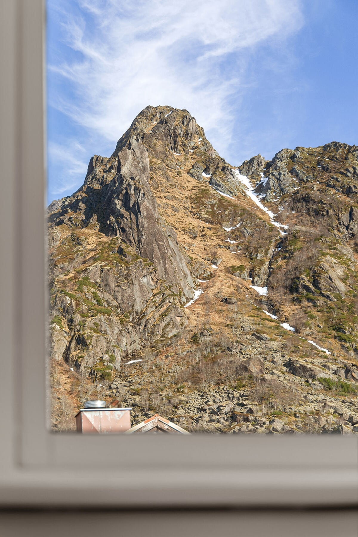Her bor du omringet av spektakulær nord-norsk natur med umiddelbar nærhet til populære turområder Galleribilde