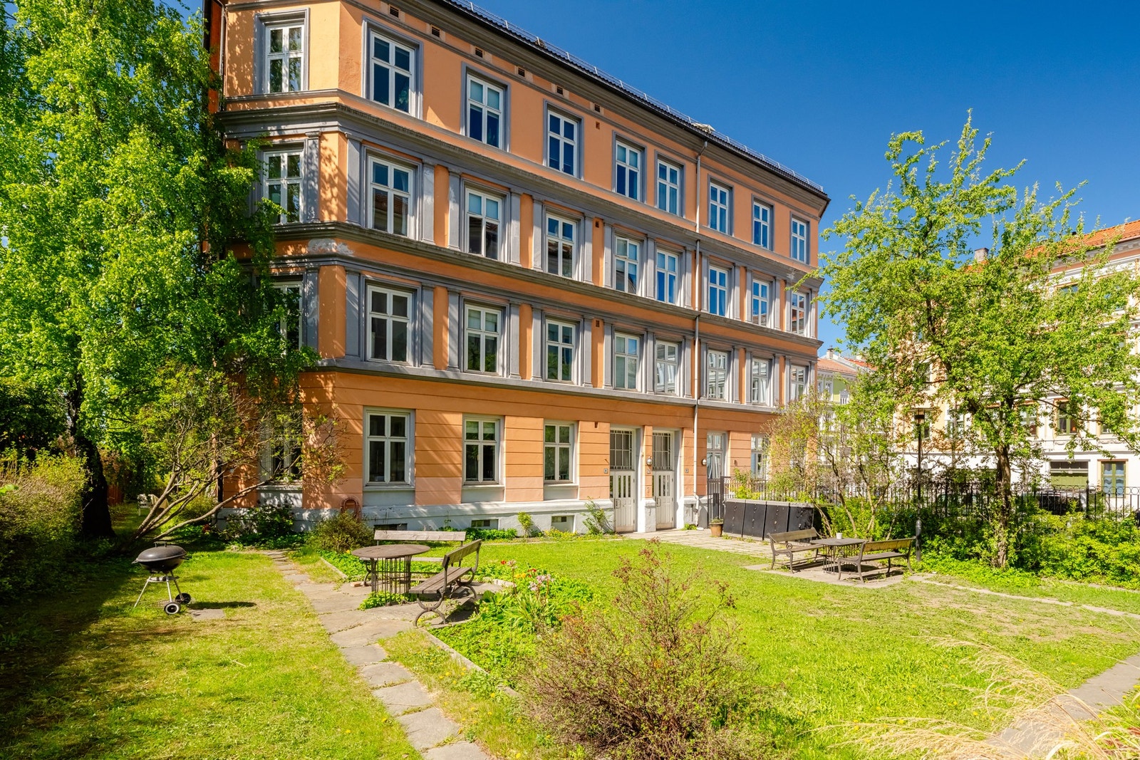 Borettslaget har en flott felles hage. Galleribilde