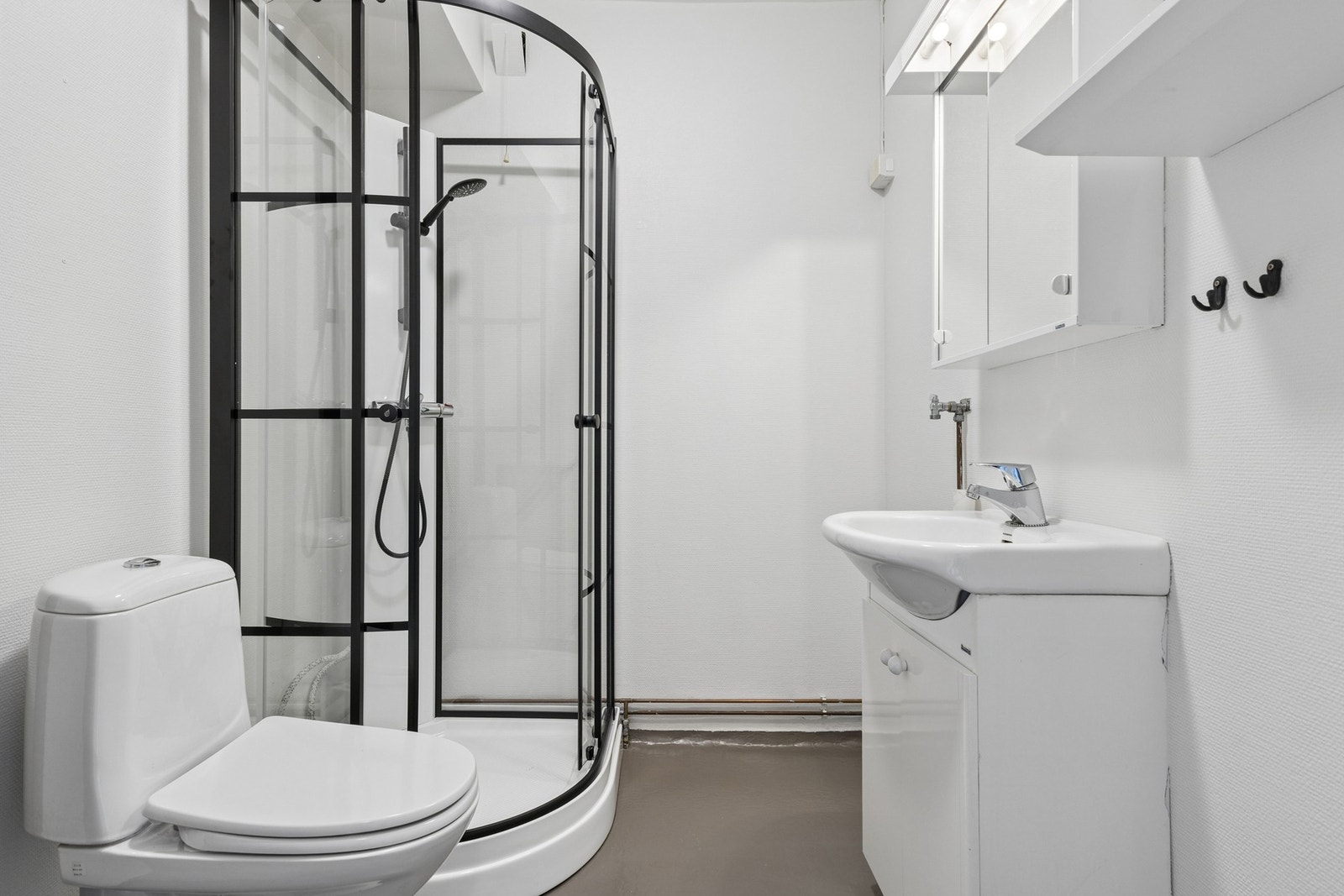 Badet holder en enkel og eldre stand, og må påregnes oppgraderinger med tid og stunder. Galleribilde