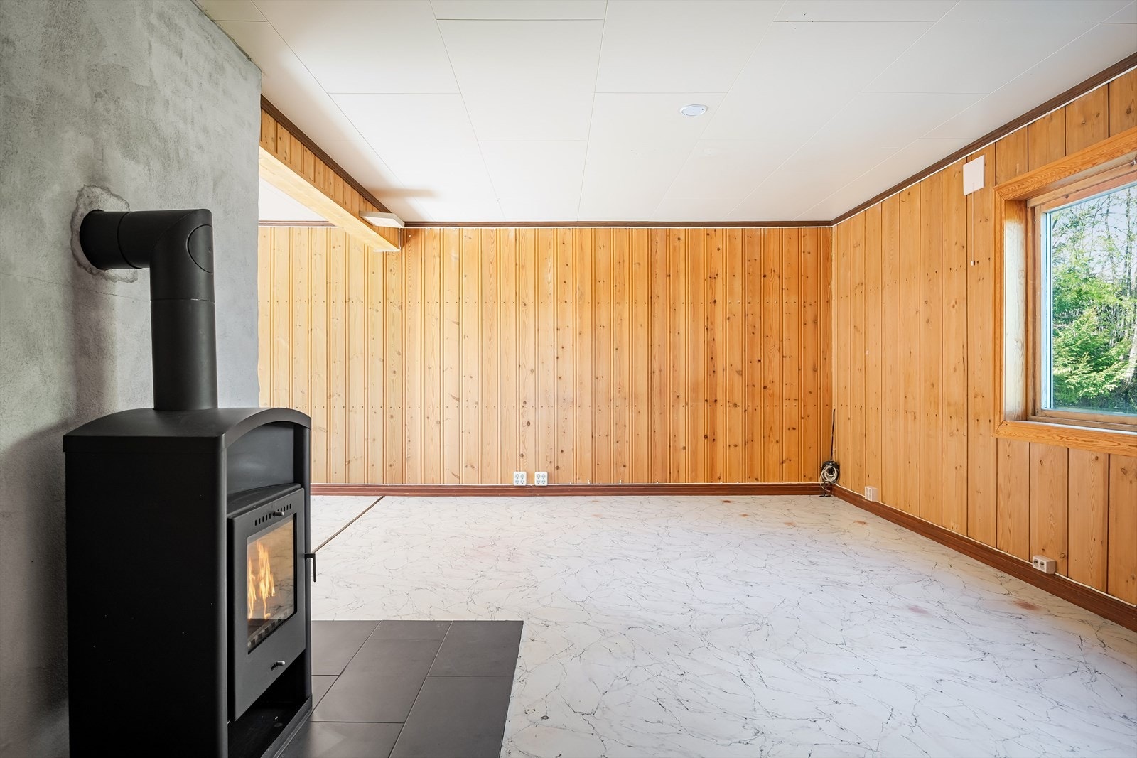 Stuen er romslig og møbleringsvennlig. Galleribilde