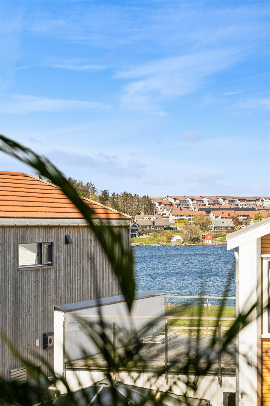 Et glimt av utsikten fra boligen. Galleribilde
