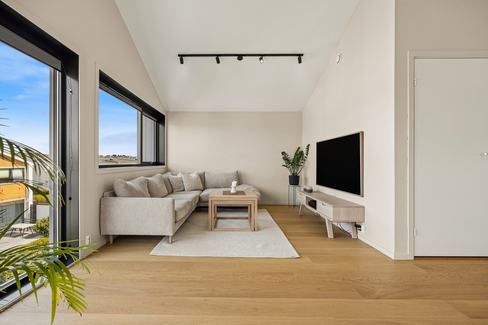 Hele boligen er utstyrt med balansert ventilasjon, som sikrer et sunt og godt inneklima. Galleribilde