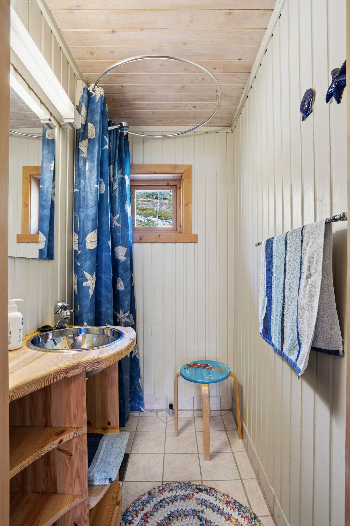Rom med servant Galleribilde