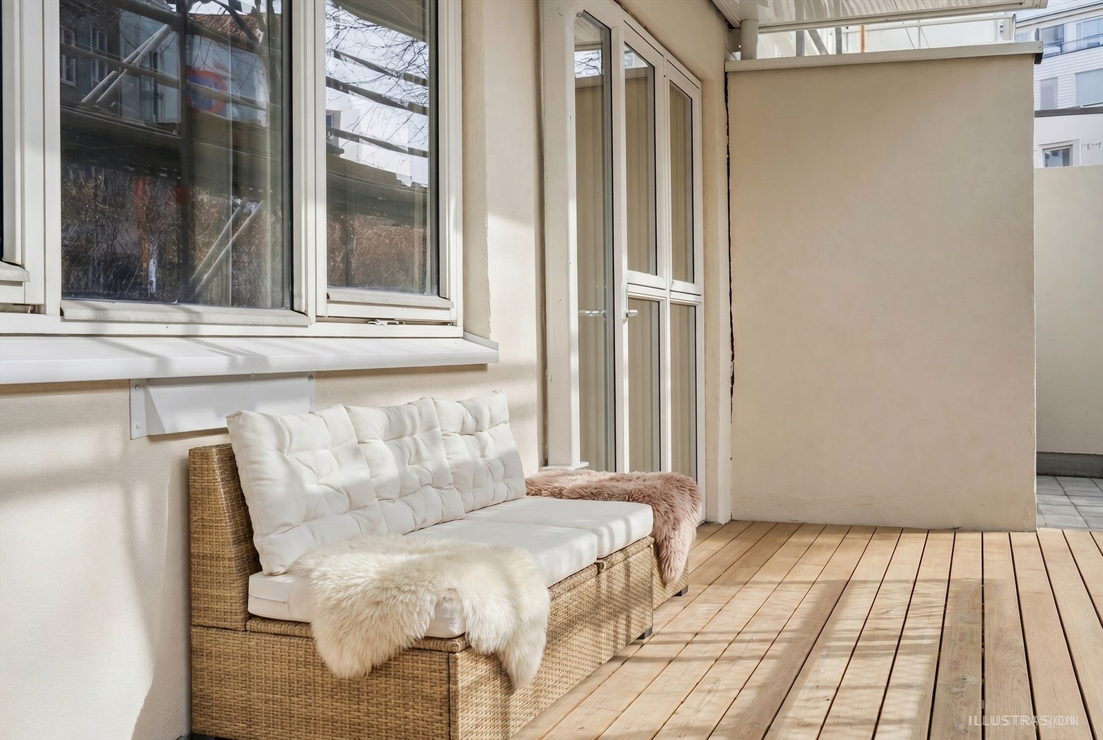 Terrassen er på hele 20 m² med god plass til ønsket møblering og grill. Galleribilde