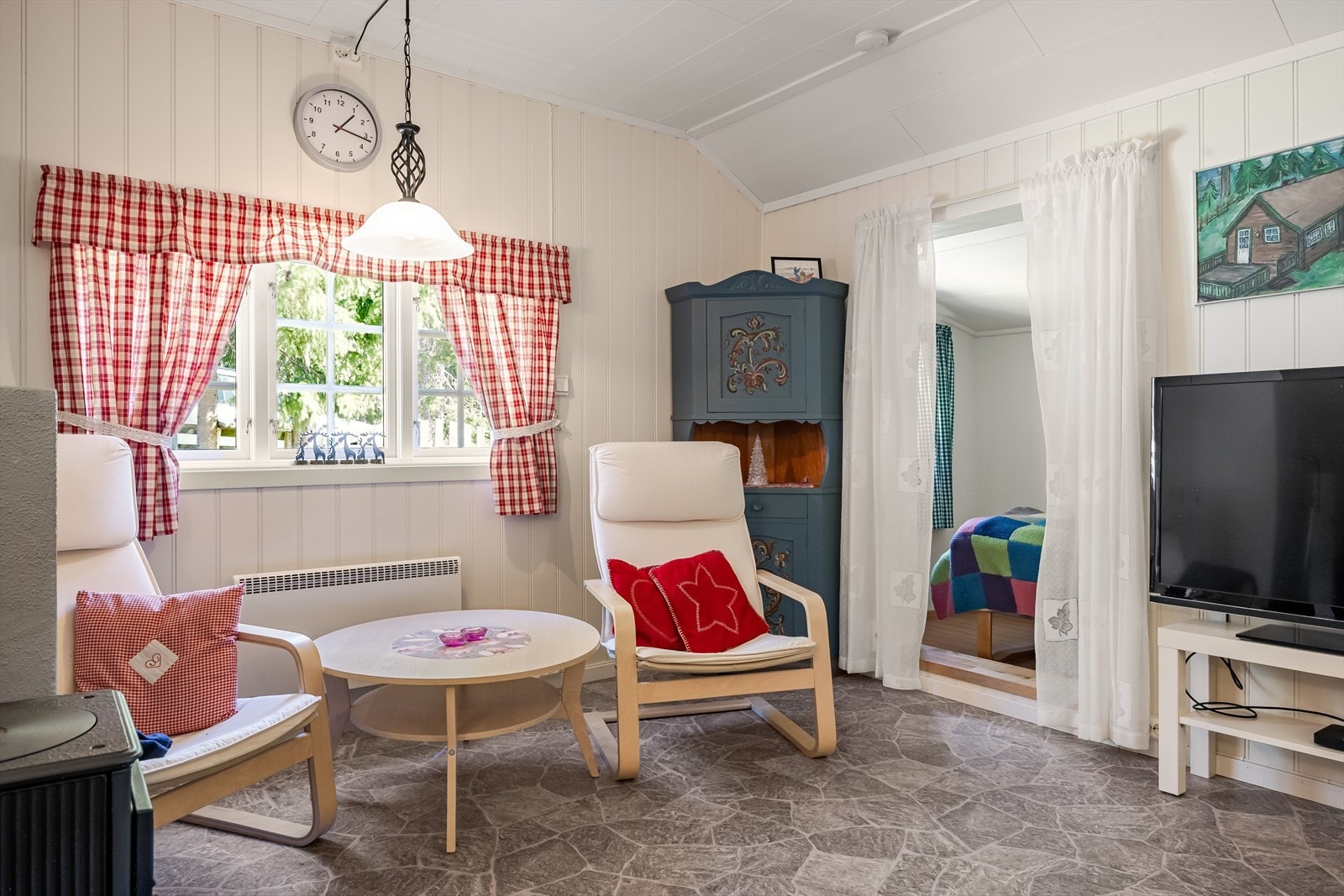 Fra stuen tar du deg inn til sovealkoven. Galleribilde
