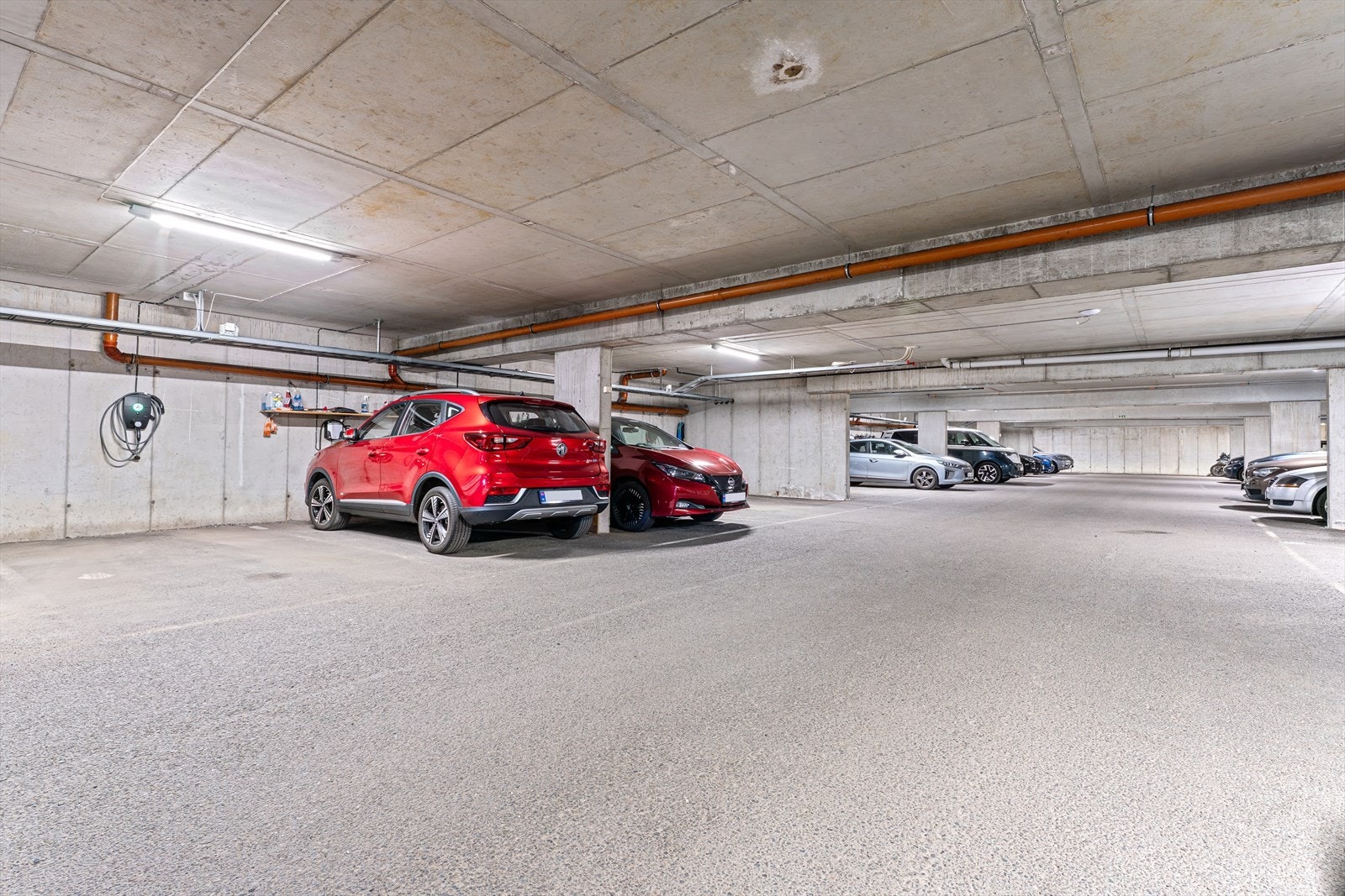 Det medfølger parkeringsplass i felles garasjeanlegg med heisadkomst til leilighetsplan. Galleribilde