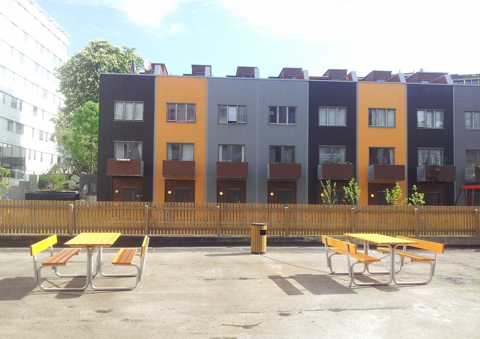 Bakgård Galleribilde
