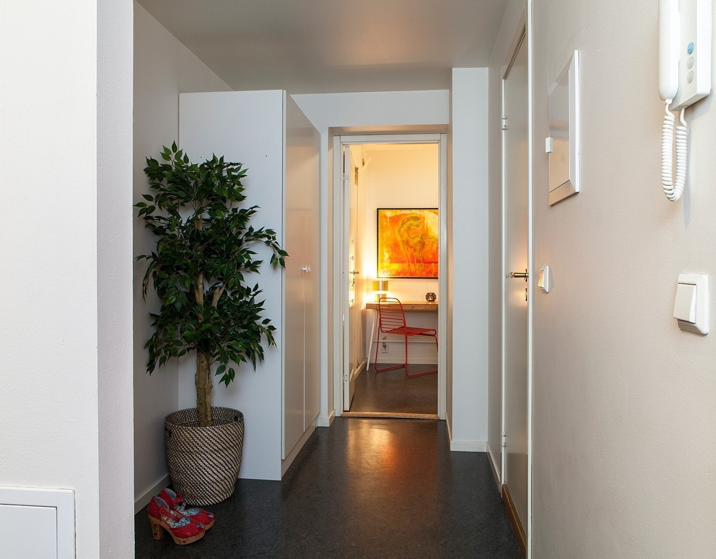 Bilder fra en tilsvarende leilighet. Galleribilde