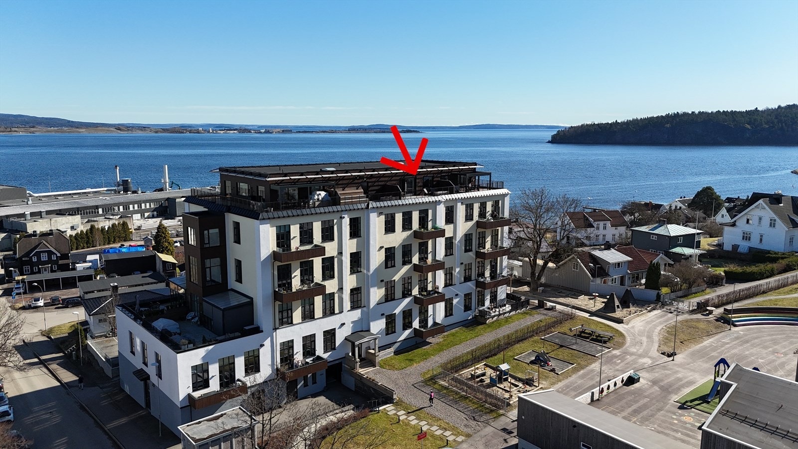 Toppleilighet med bra solforhold og fin utsikt Galleribilde