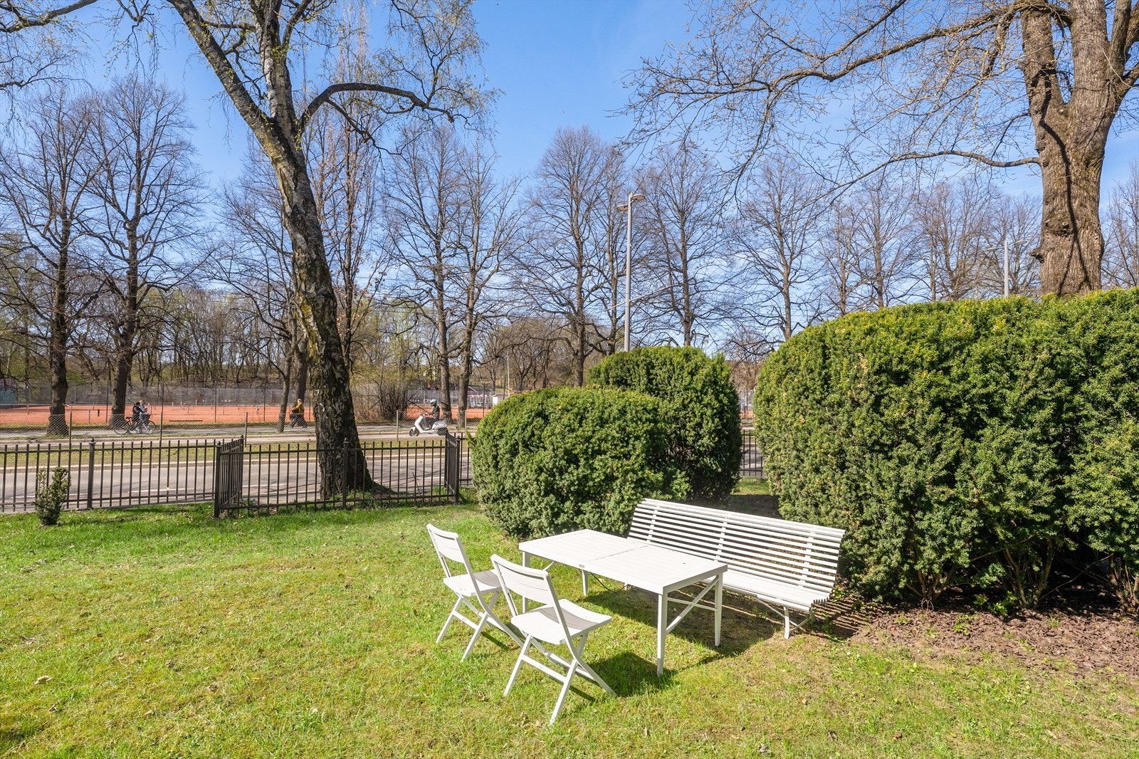 Sameiet har flere flotte fellesarealer med gode solforhold. Galleribilde