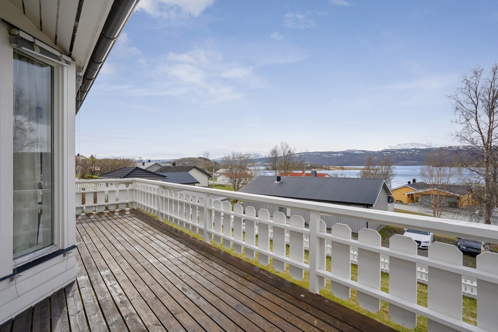 Terrasse mot sør og vest Galleribilde
