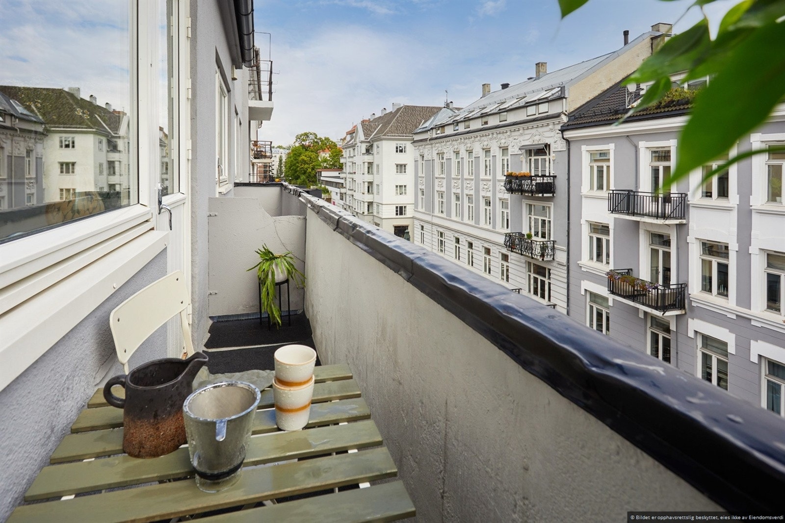 Hyggelig balkong. Galleribilde