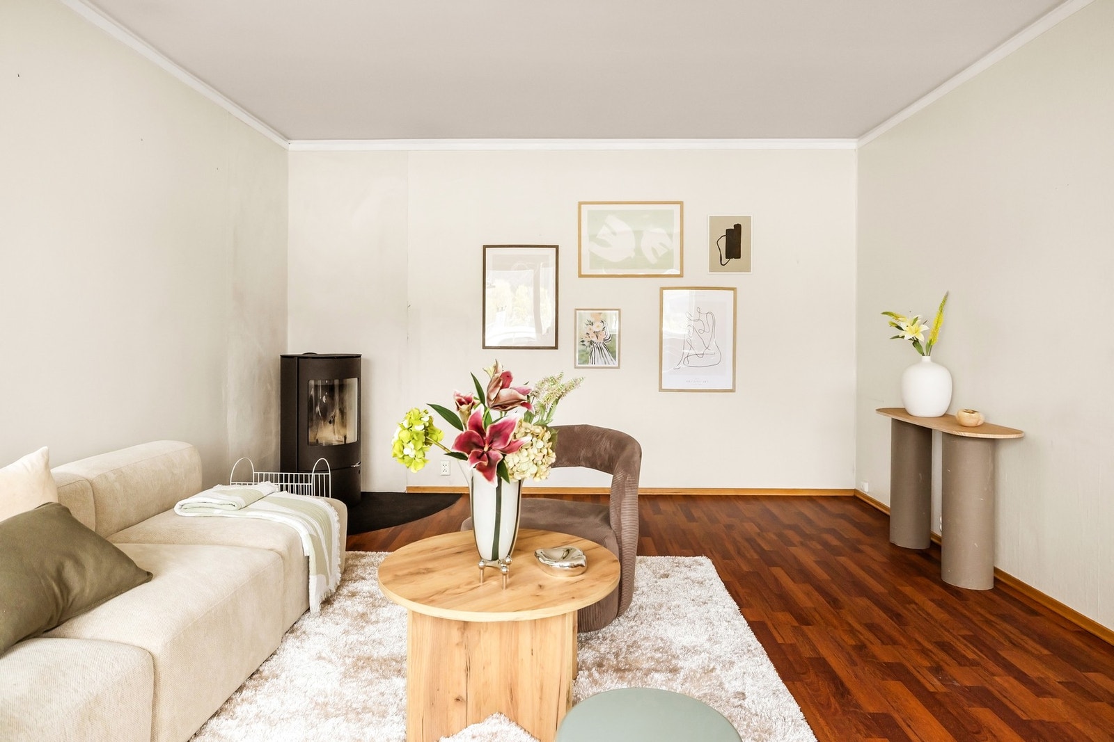Her har man plass til både venner og familie for hyggelige middager Galleribilde