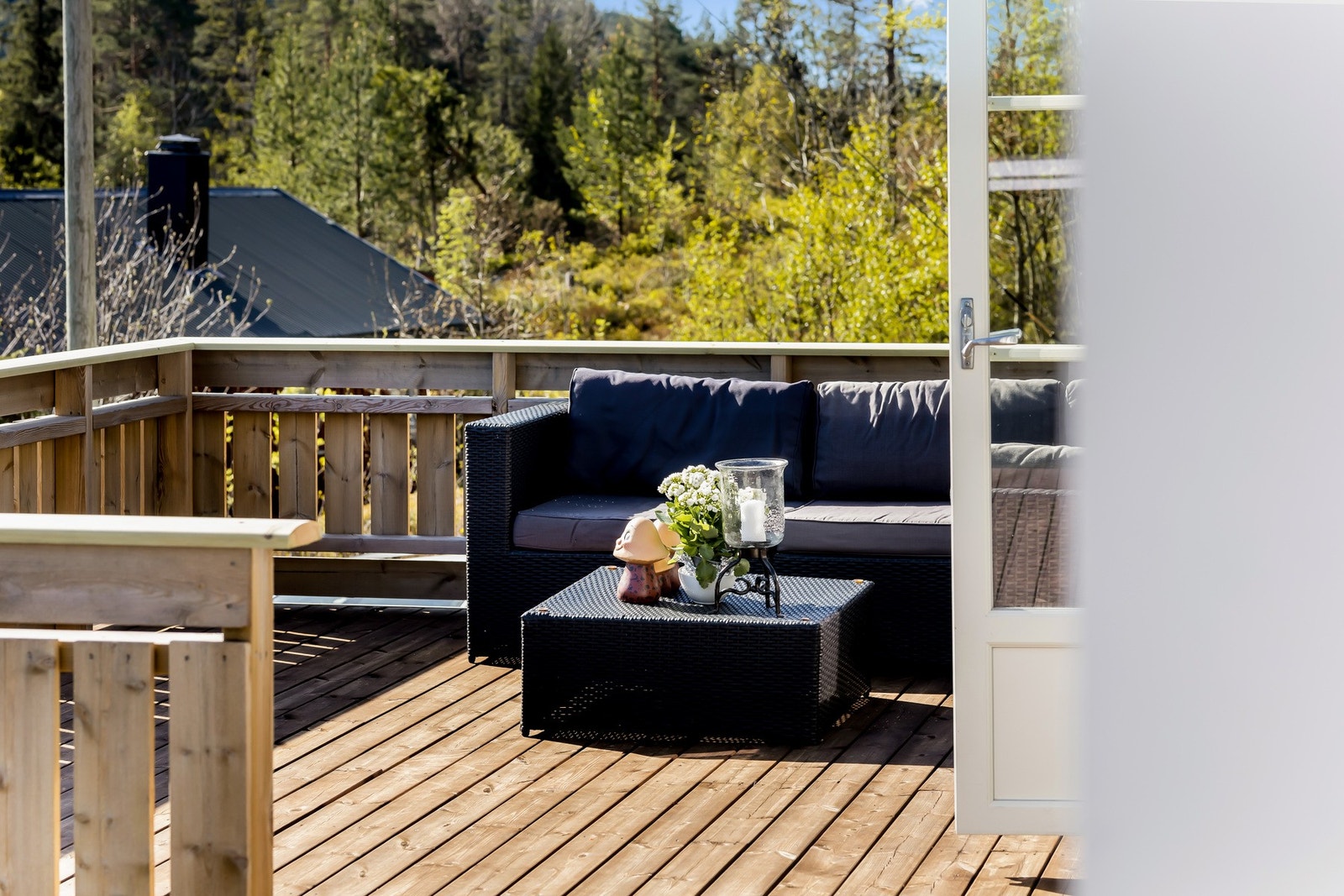 Her får du en stor terrasse med god plass til ønsket møblering! Galleribilde