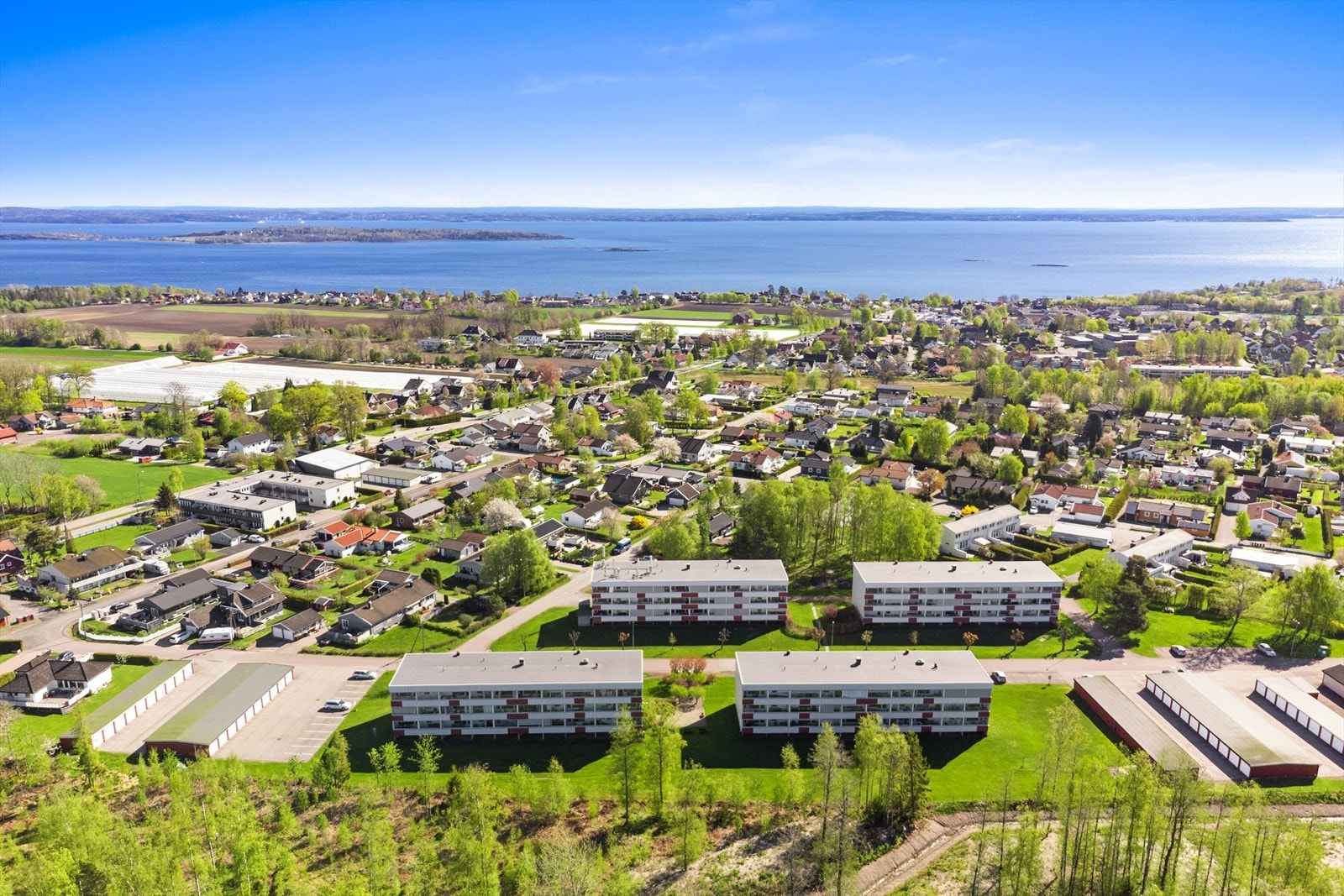 Åsgårdstrand byr på nydelige strender, badeplasser og et yrende liv i småbåthavna om sommeren. Galleribilde