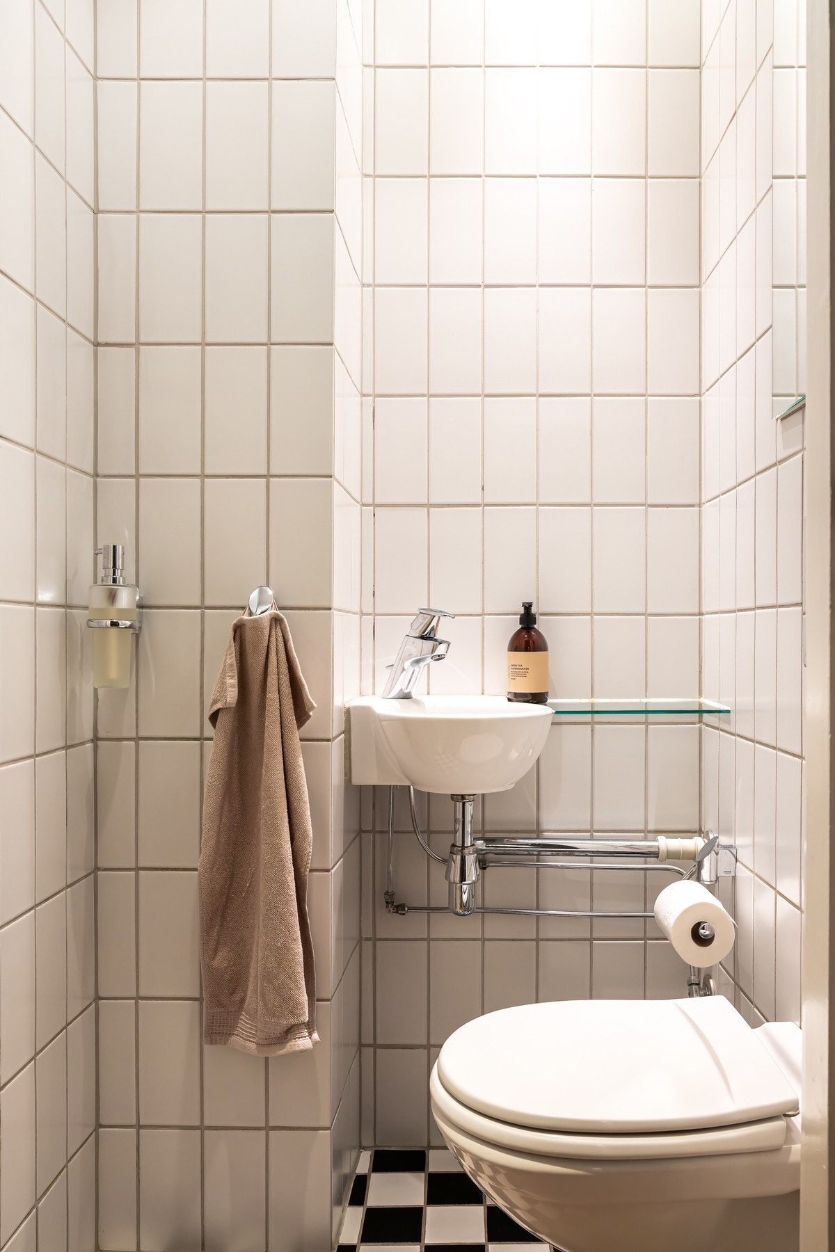 Separat wc tilknyttet entrèen. Galleribilde