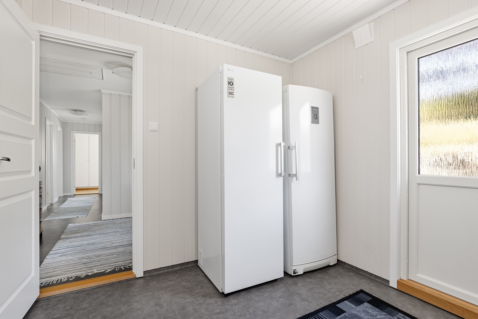 Vaskerommet har også god plass til ekstra oppbevaring. Galleribilde
