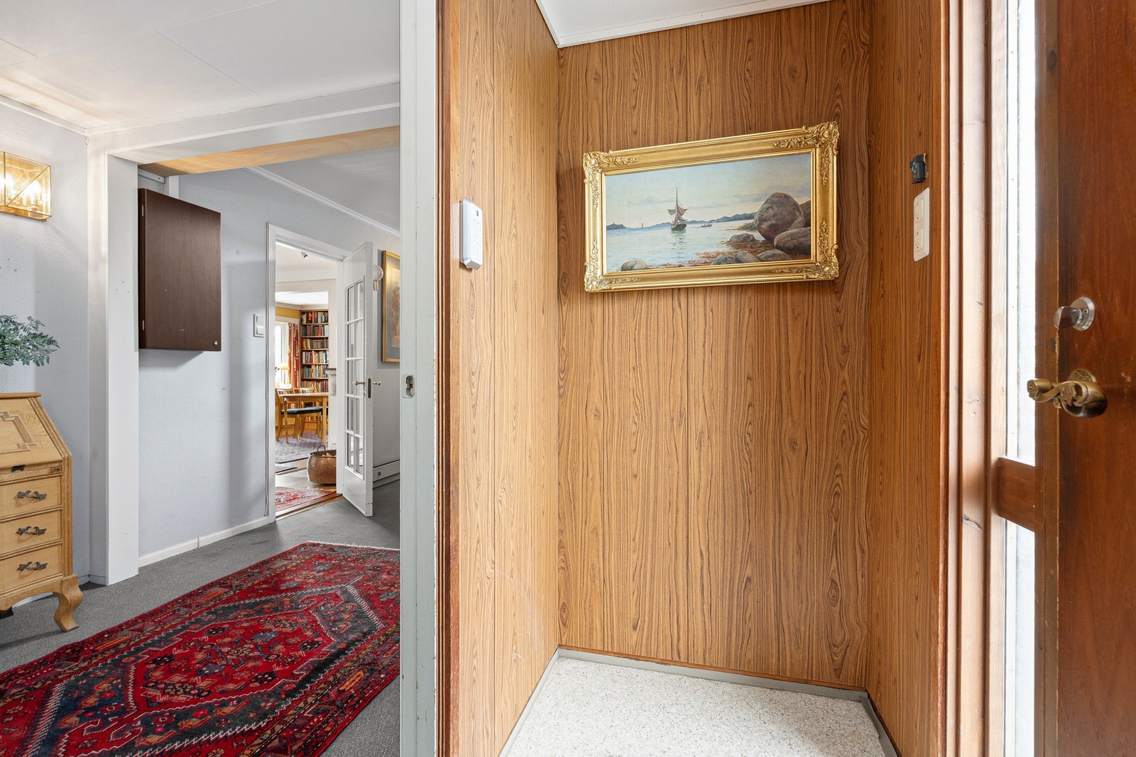 Velkommen inn i vindfang og entre/hall Galleribilde
