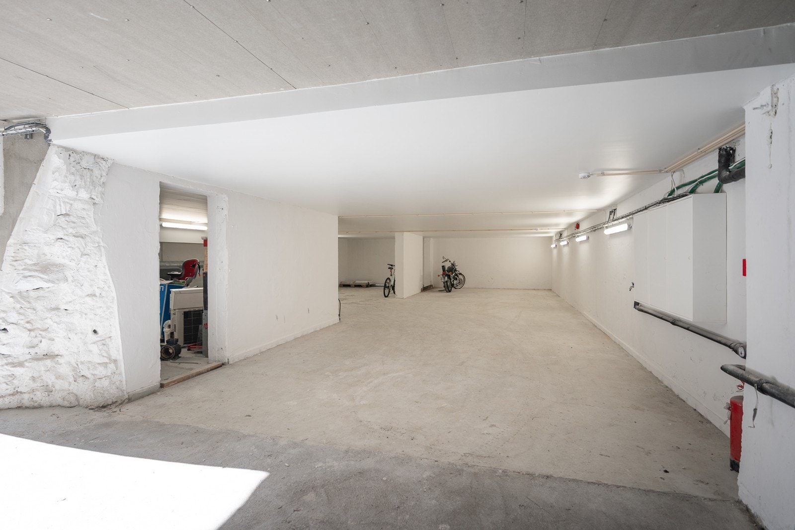 Lukket garasjekjeller Galleribilde