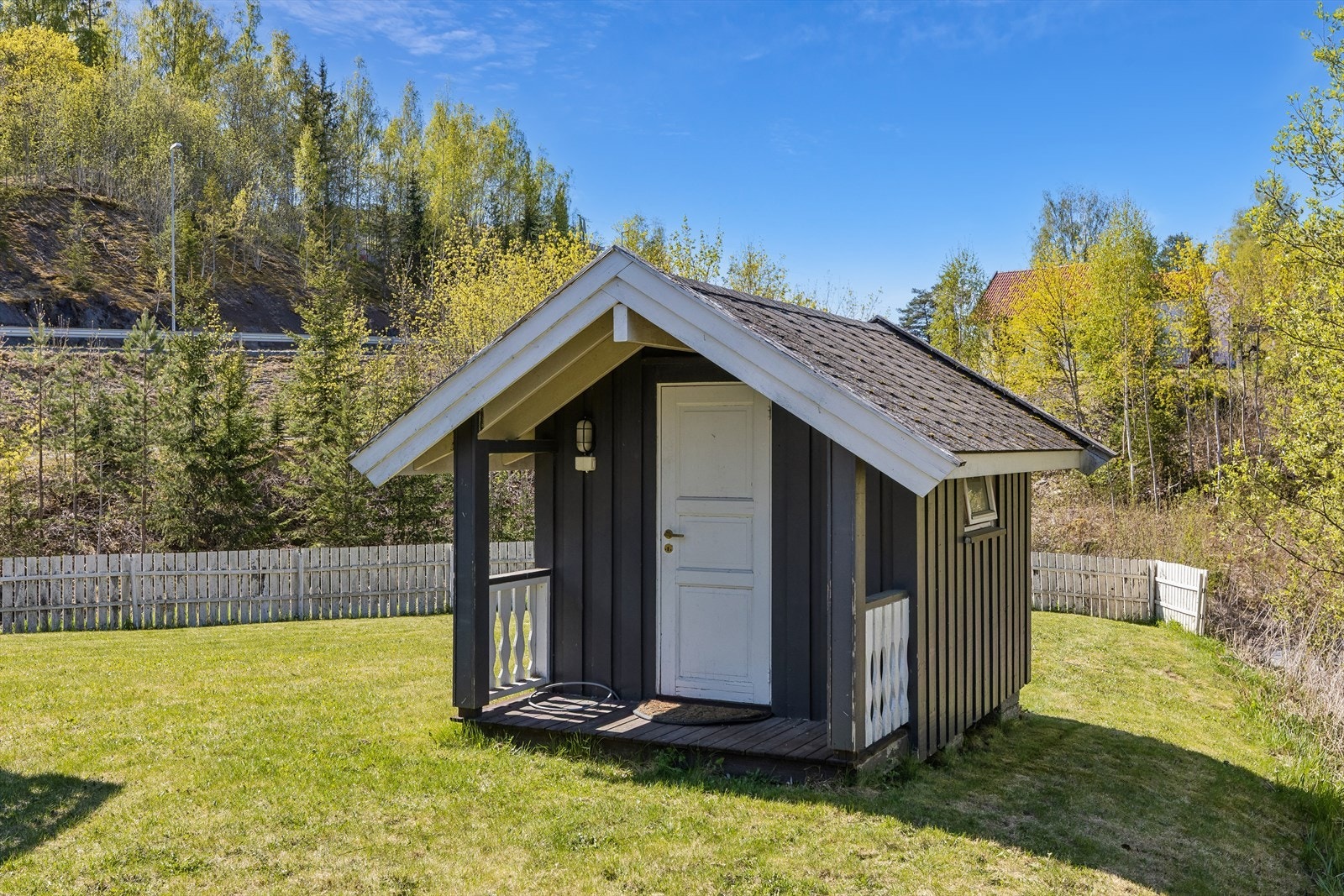 I hagen er det også en lekestue for de minste. Galleribilde