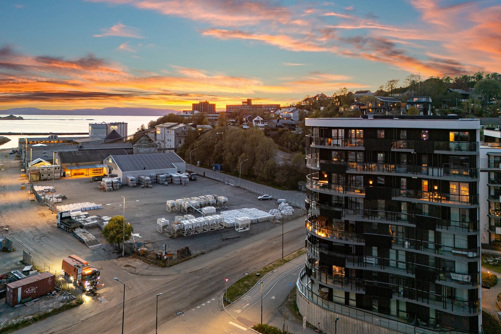 Sola og lyset har man glede av hele året i Ladebekken 2. Galleribilde