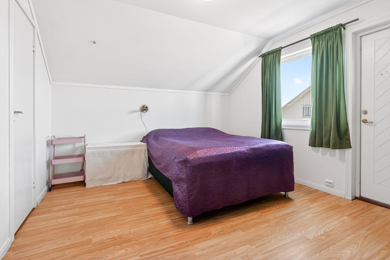 Hovedsoverommet på loftet har utgang til egen balkong på 16 m². Galleribilde