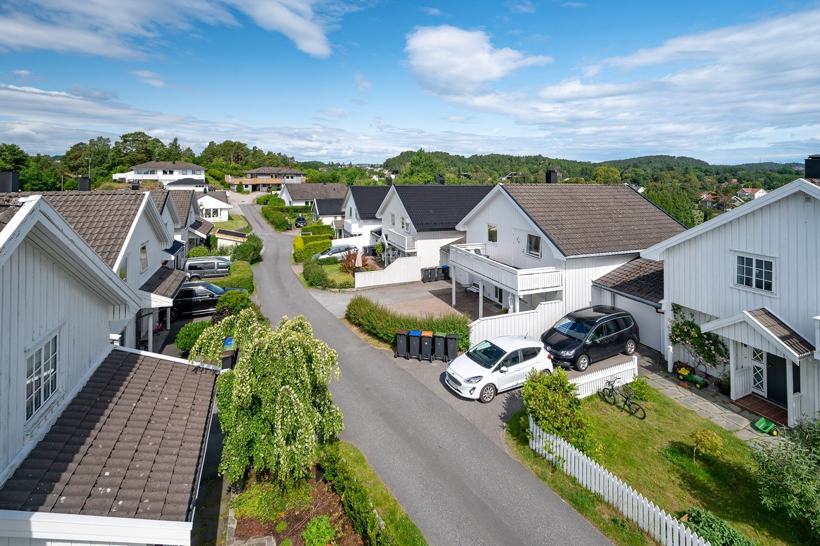 Beliggende i et attraktivt og rolig boligområde med gangavstand til Grimstad sentrum. Galleribilde